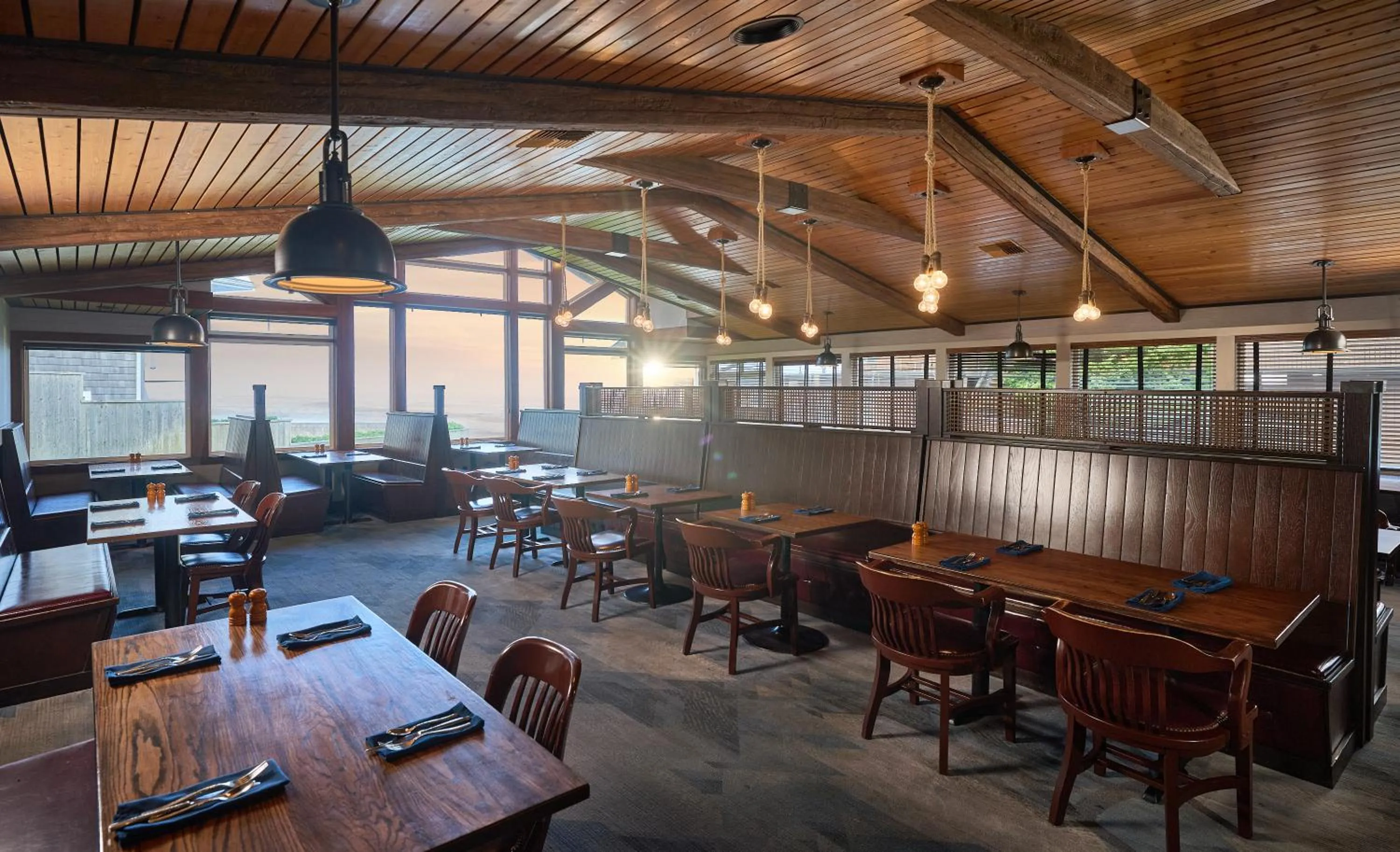 Restaurant/places to eat in Surfsand Resort