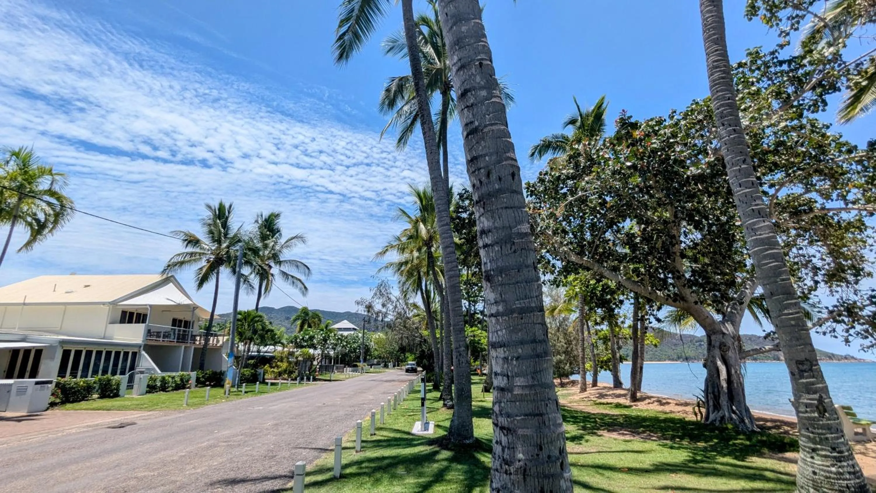 Street view in Sails On Horseshoe