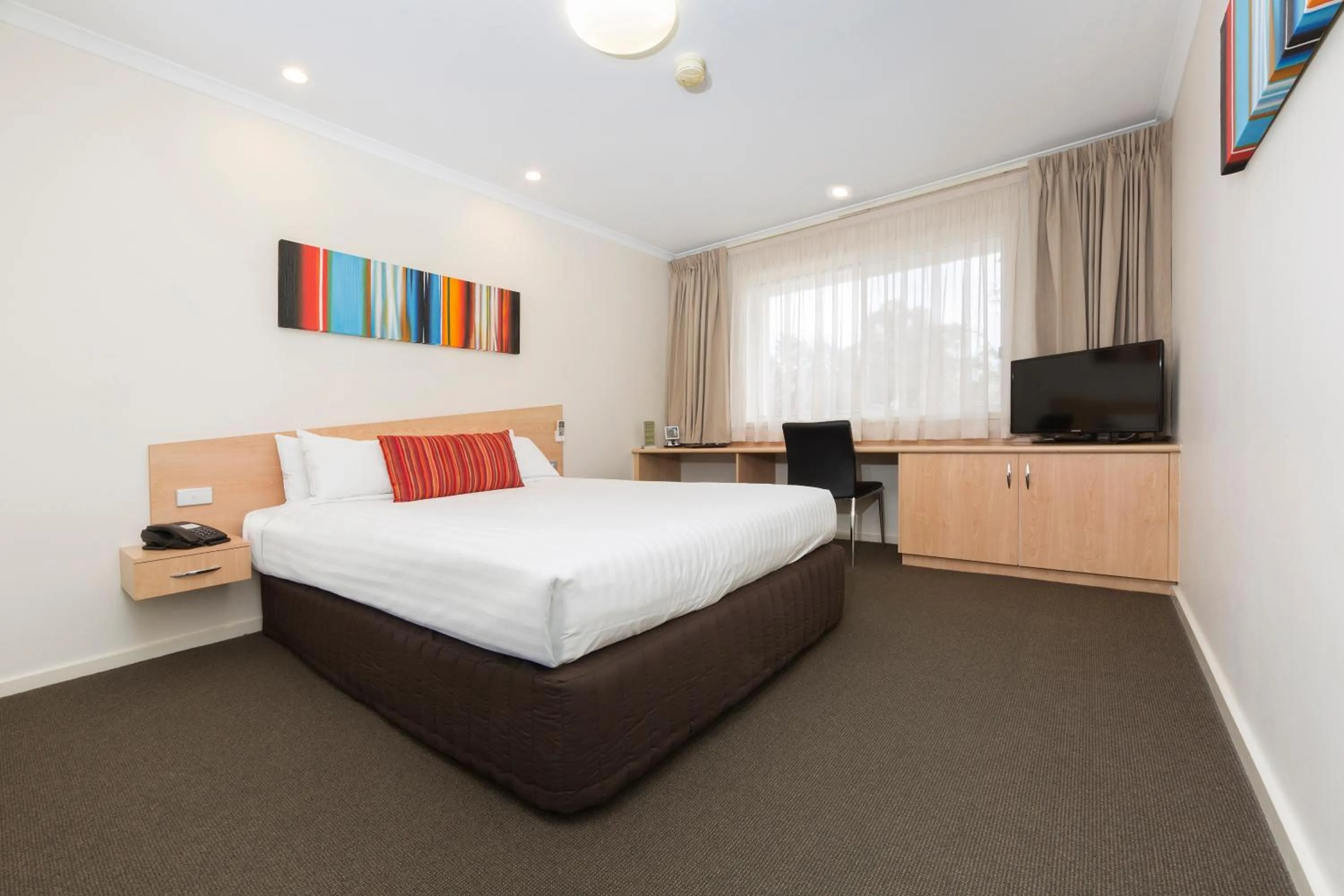 Photo of the whole room in Ramada Encore by Wyndham Belconnen Canberra