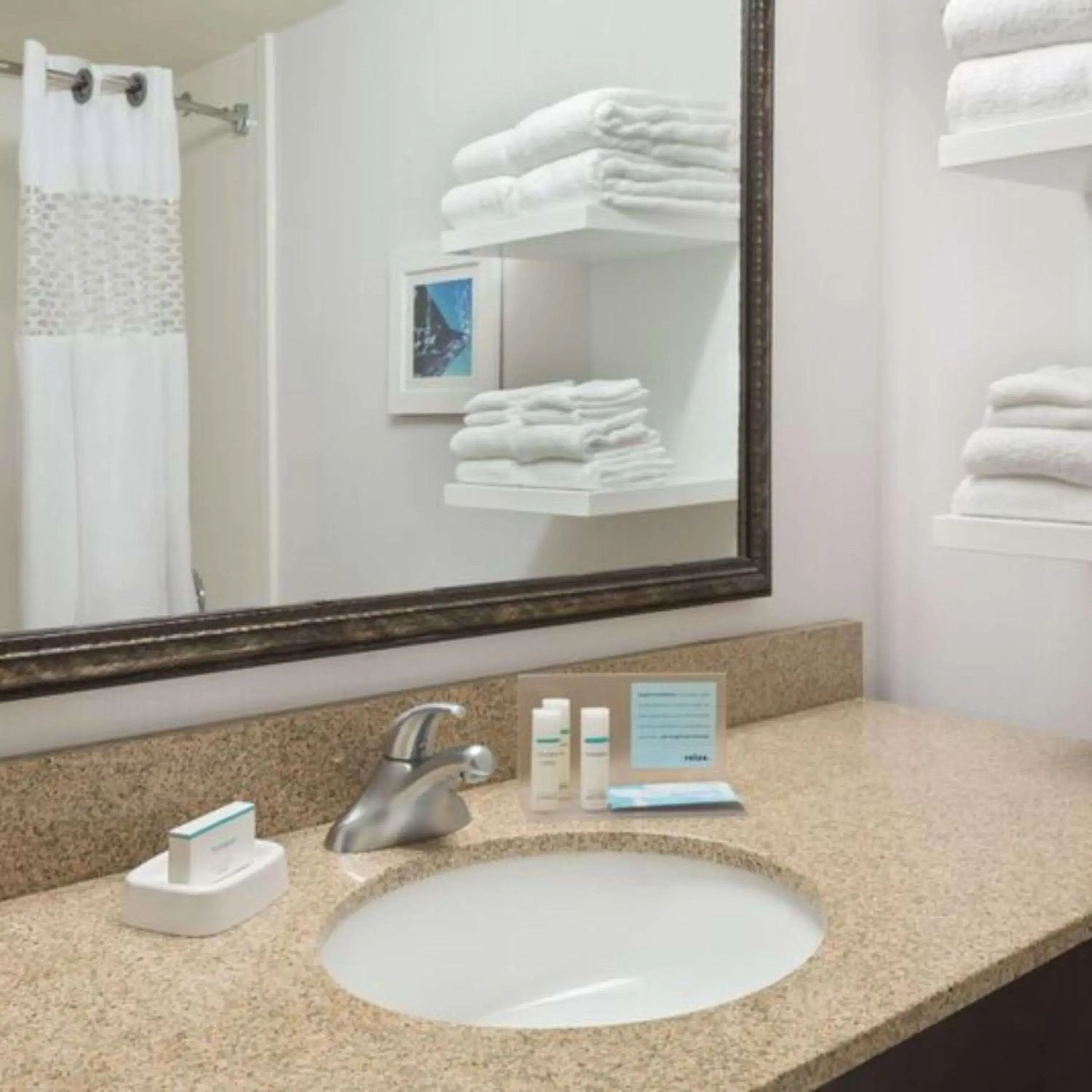 Queen Room with Mobility Access/Non-Smoking in Hampton Inn Atlanta Perimeter Center Queen Room with Mobility Access/Non-Smoking in Hampton Inn Atlanta Perimeter Center