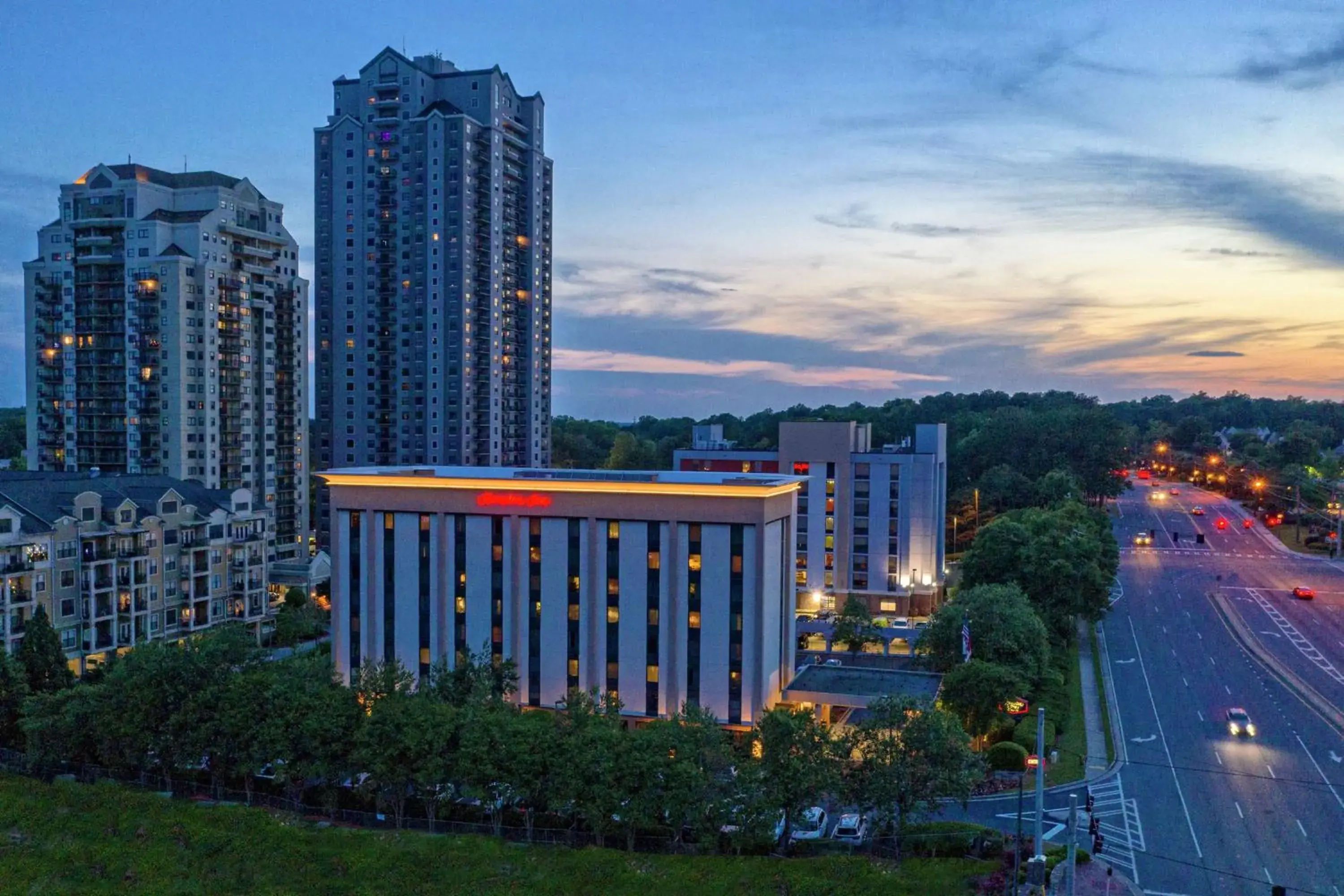 Property building in Hampton Inn Atlanta Perimeter Center Property building in Hampton Inn Atlanta Perimeter Center