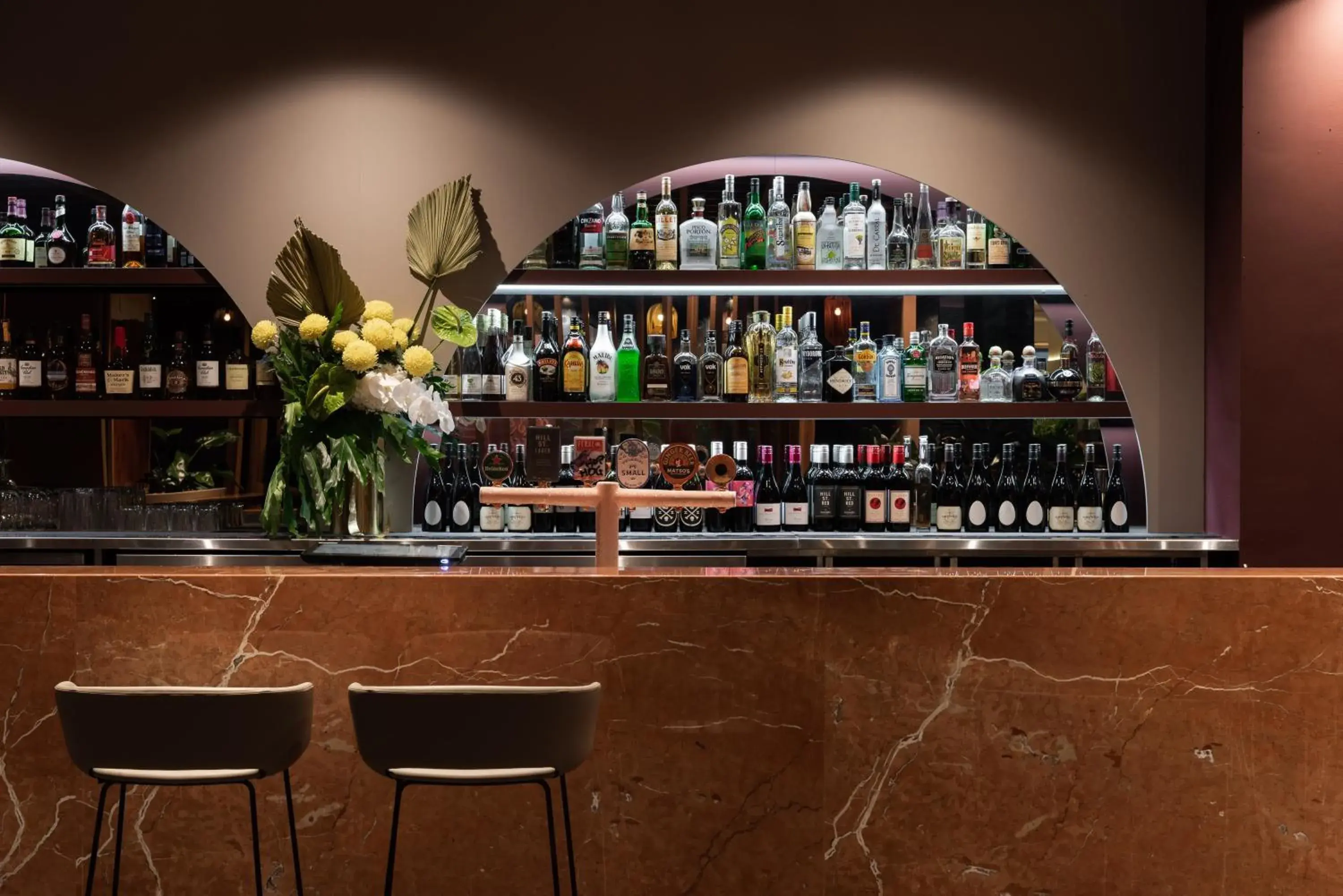 Lounge or bar in Pan Pacific Perth Lounge or bar in Pan Pacific Perth