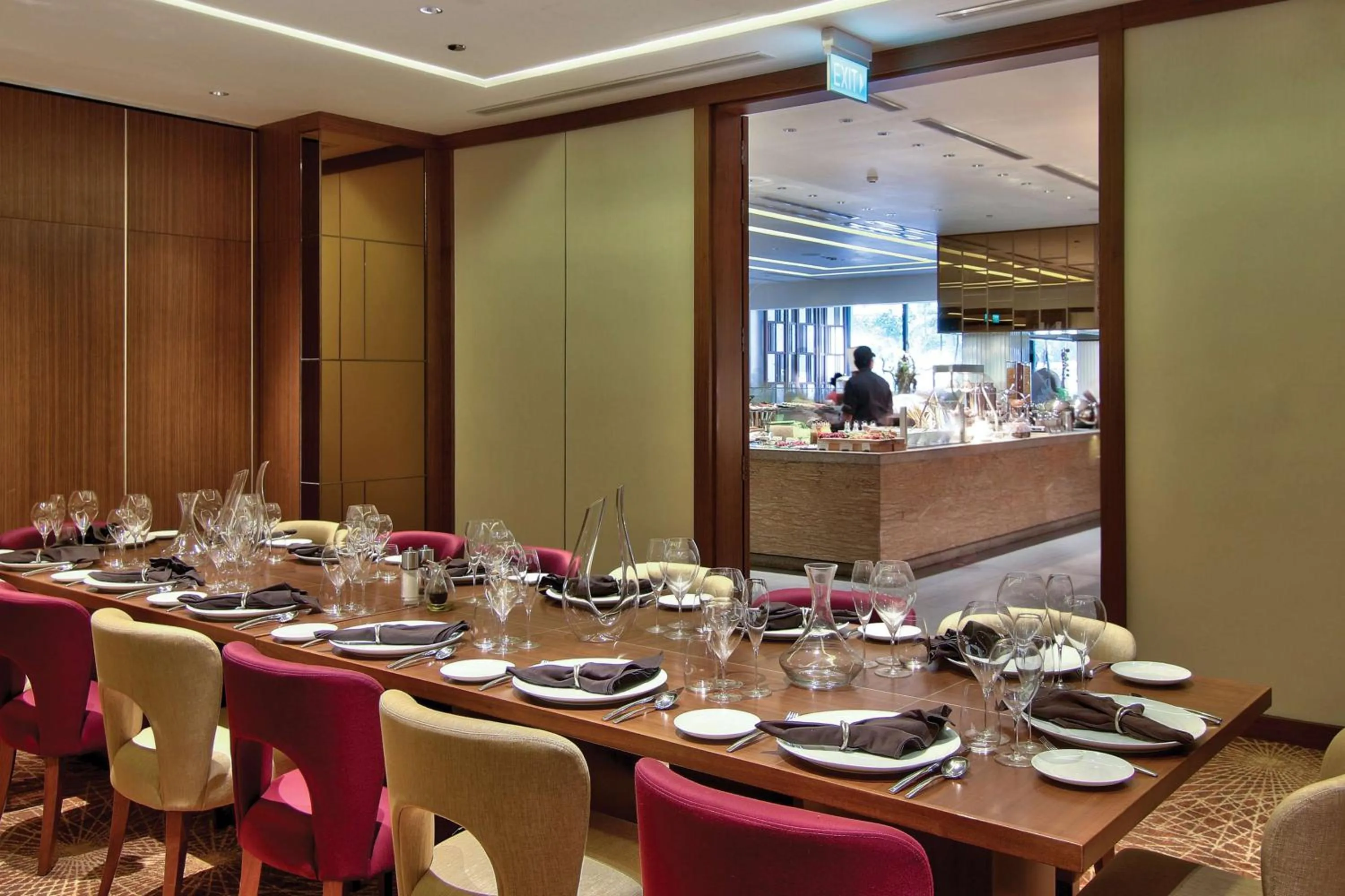 Restaurant/places to eat in Hilton Colombo Residence