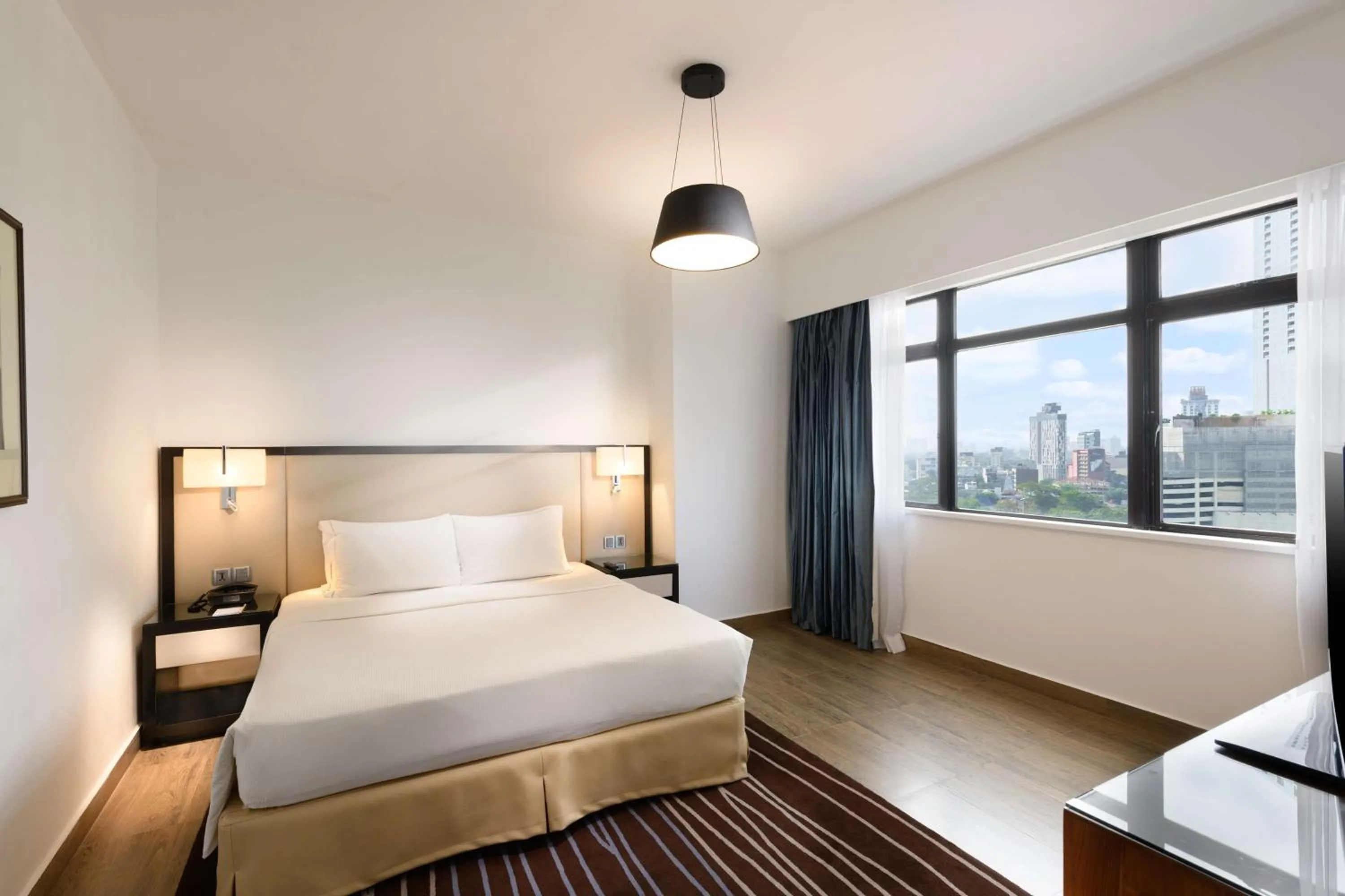 Bed in Hilton Colombo Residence