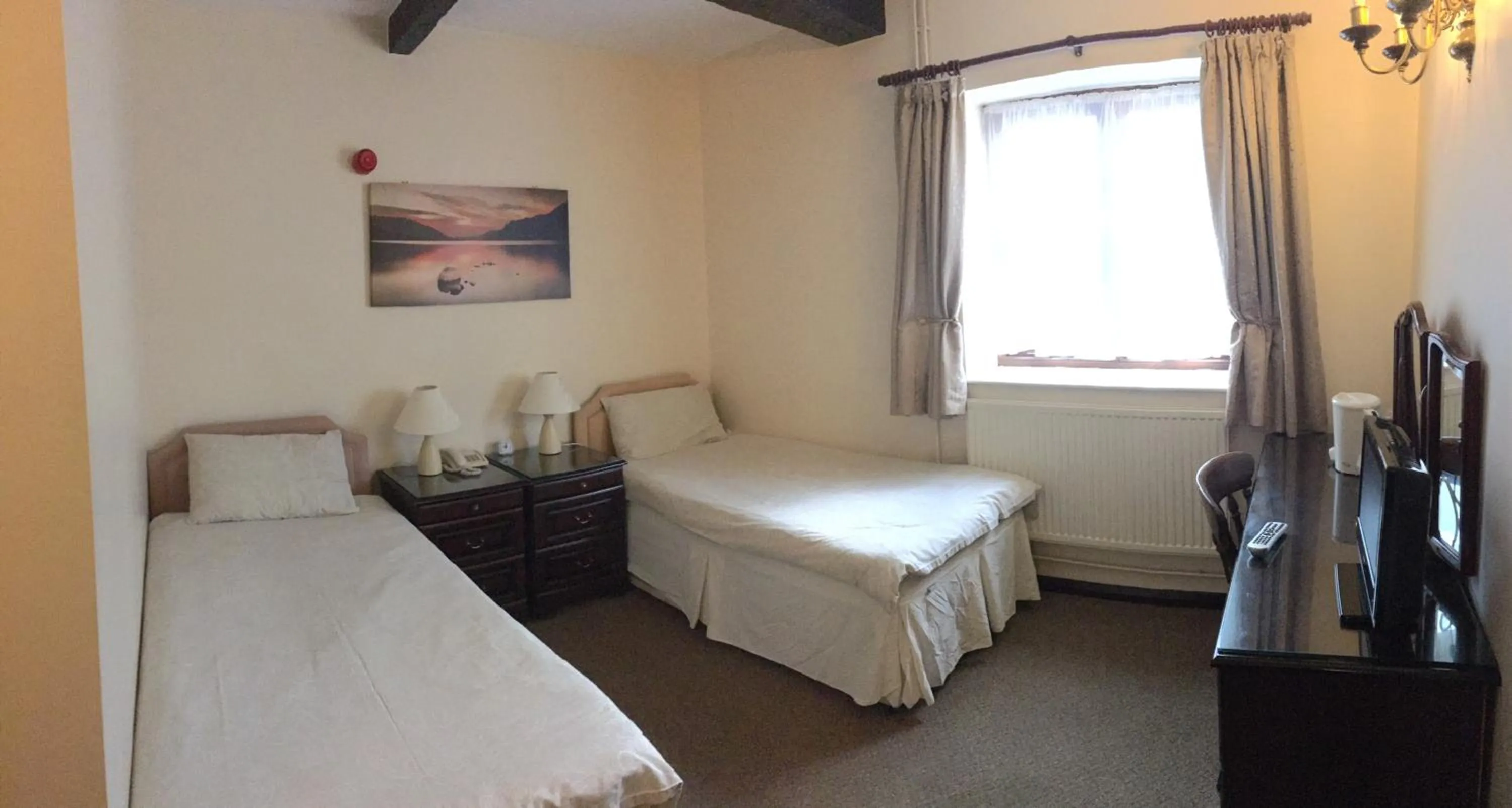 Bed in Sorrel Horse Inn