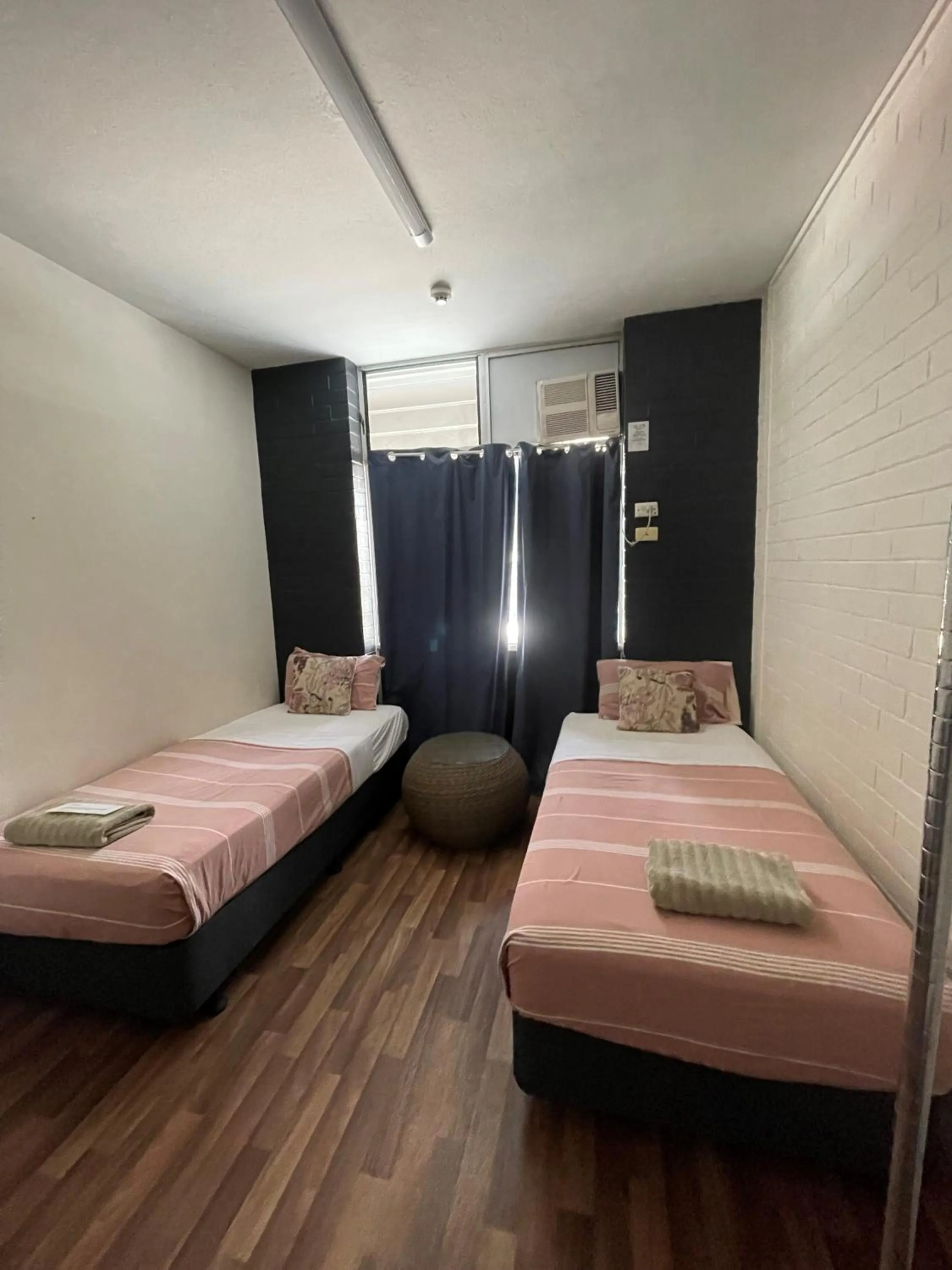 towels, Bed in Youth Shack Backpackers Darwin