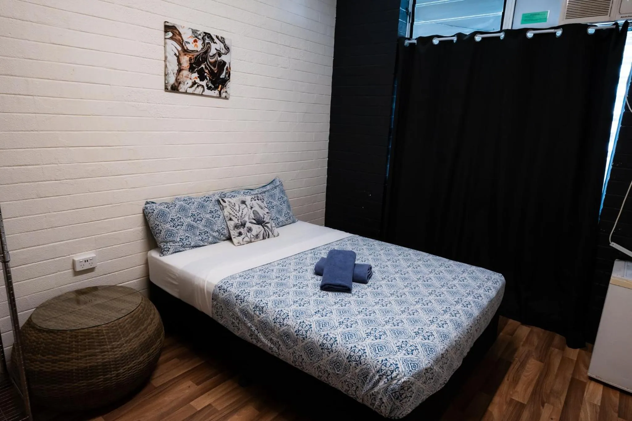 Bed in Youth Shack Backpackers Darwin