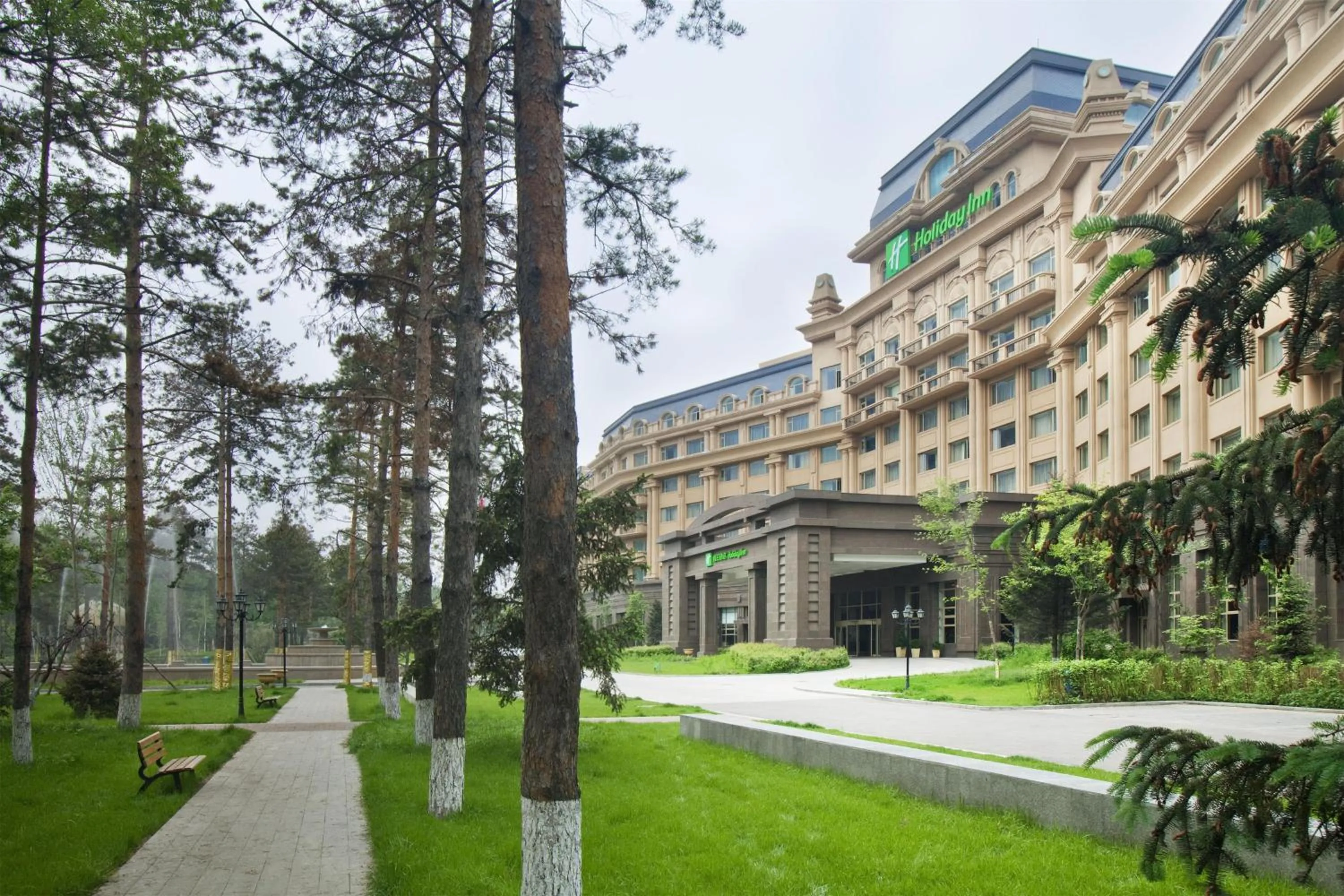 Property building in Holiday Inn Mudanjiang by IHG