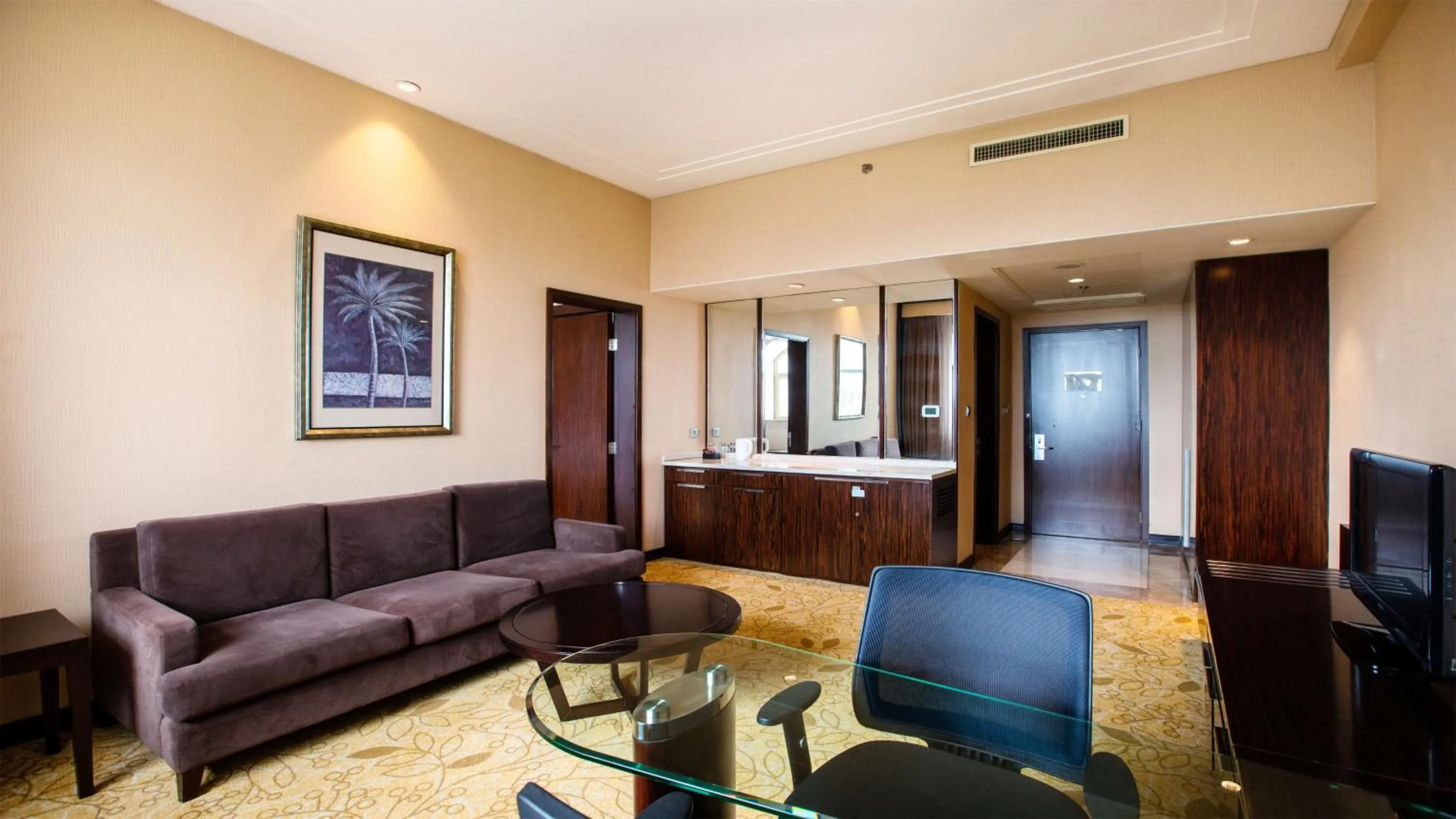 Photo of the whole room in Holiday Inn Mudanjiang by IHG