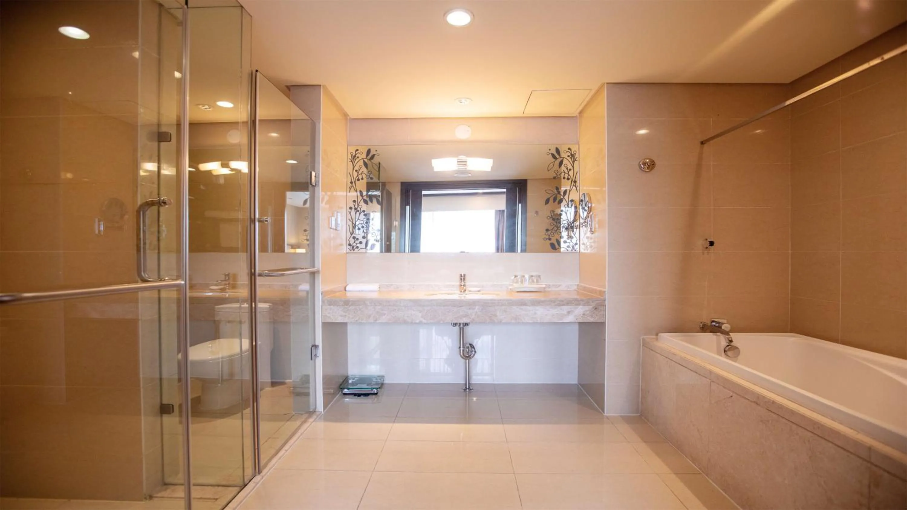 Bathroom in Holiday Inn Mudanjiang by IHG