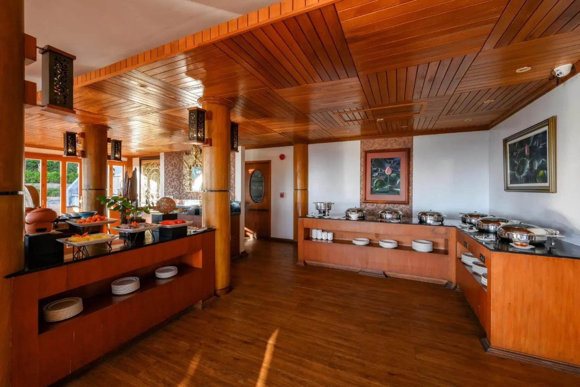 Restaurant/places to eat in Karon Phunaka Resort Restaurant/places to eat in Karon Phunaka Resort