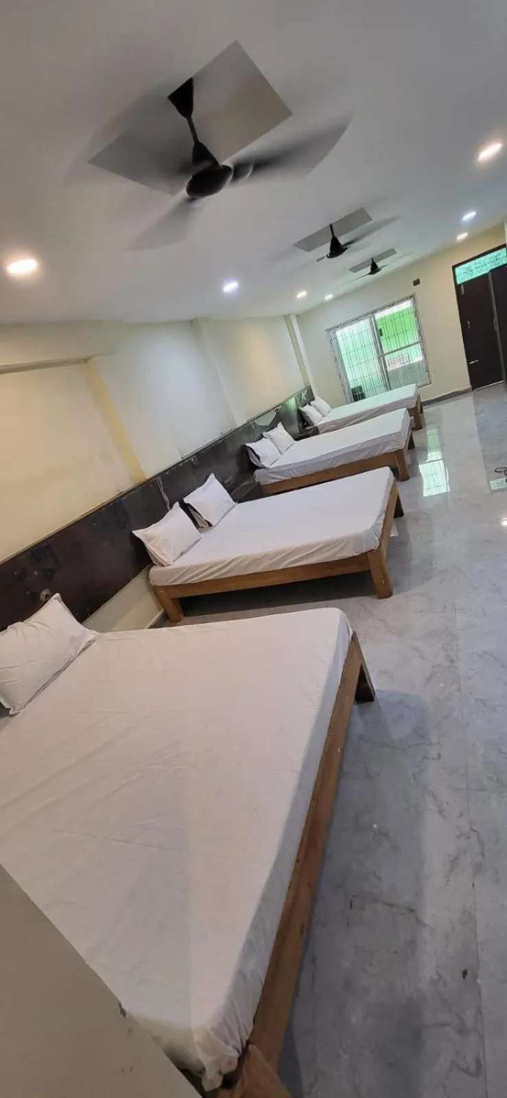 Bed in SGS Residency