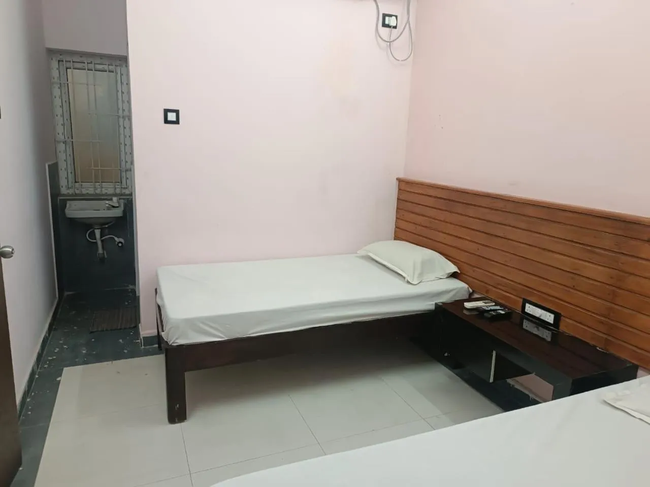 Bed in SGS Residency