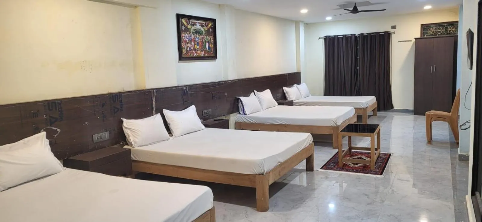 Bed in SGS Residency