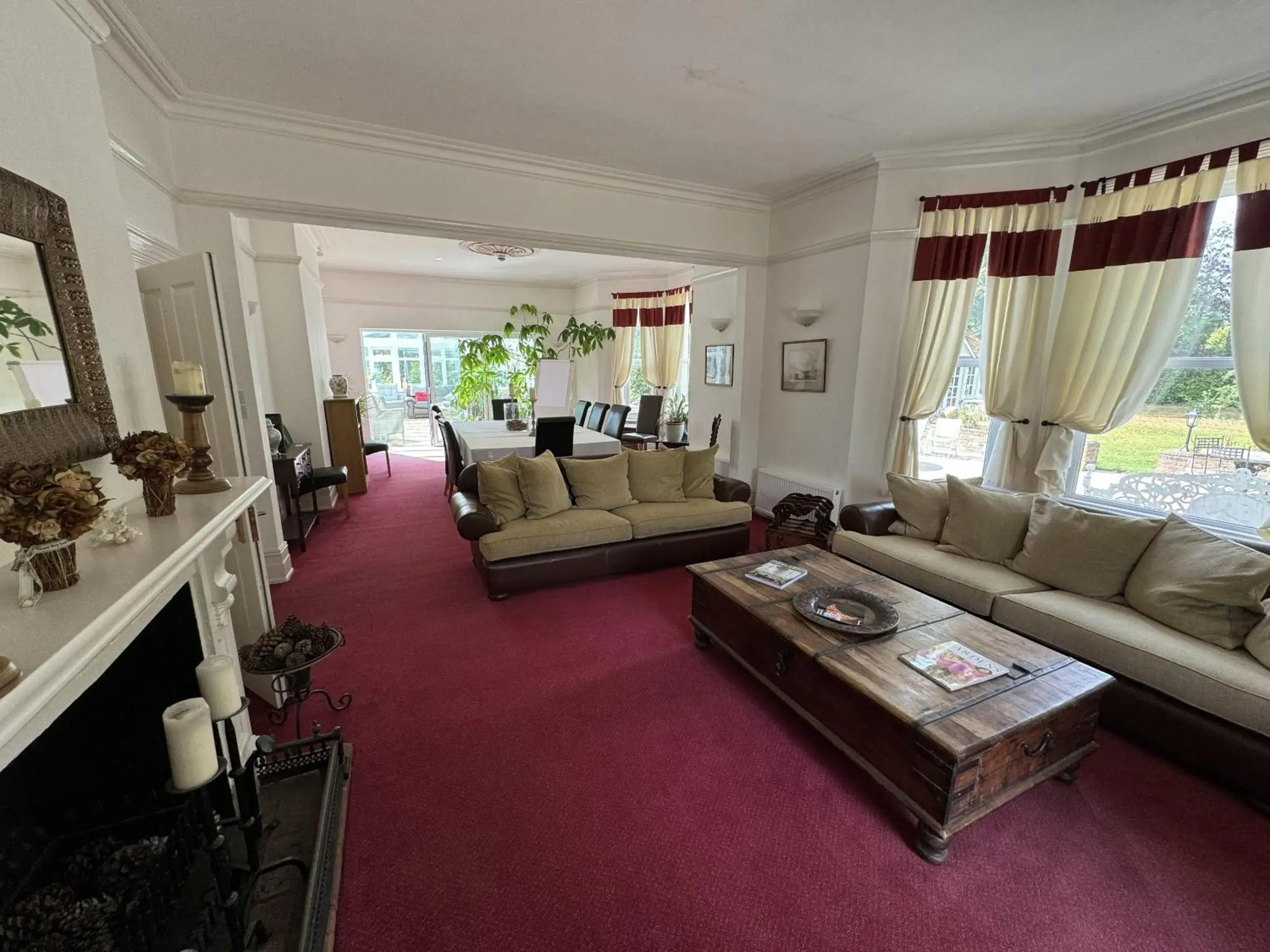 Living room in Hookwood Lodge London Gatwick Living room in Hookwood Lodge London Gatwick