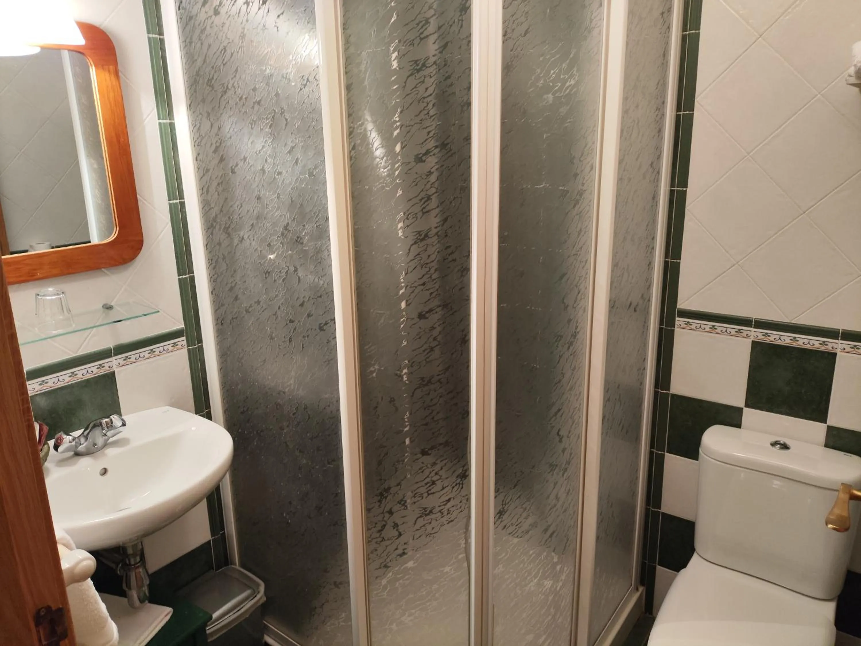 Bathroom in Hotel Azkue