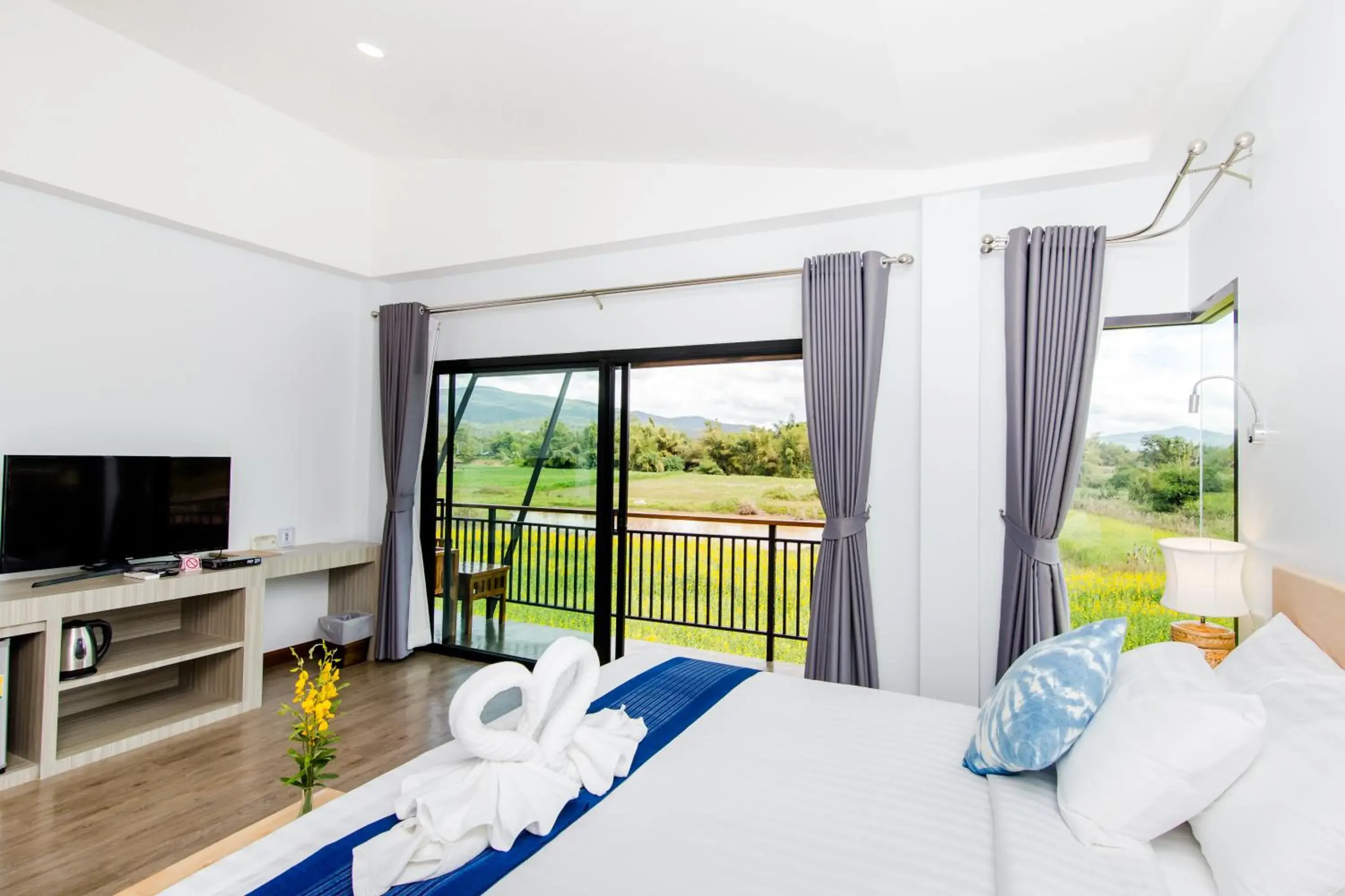 Bed in Phuruakeeree Resort Bed in Phuruakeeree Resort