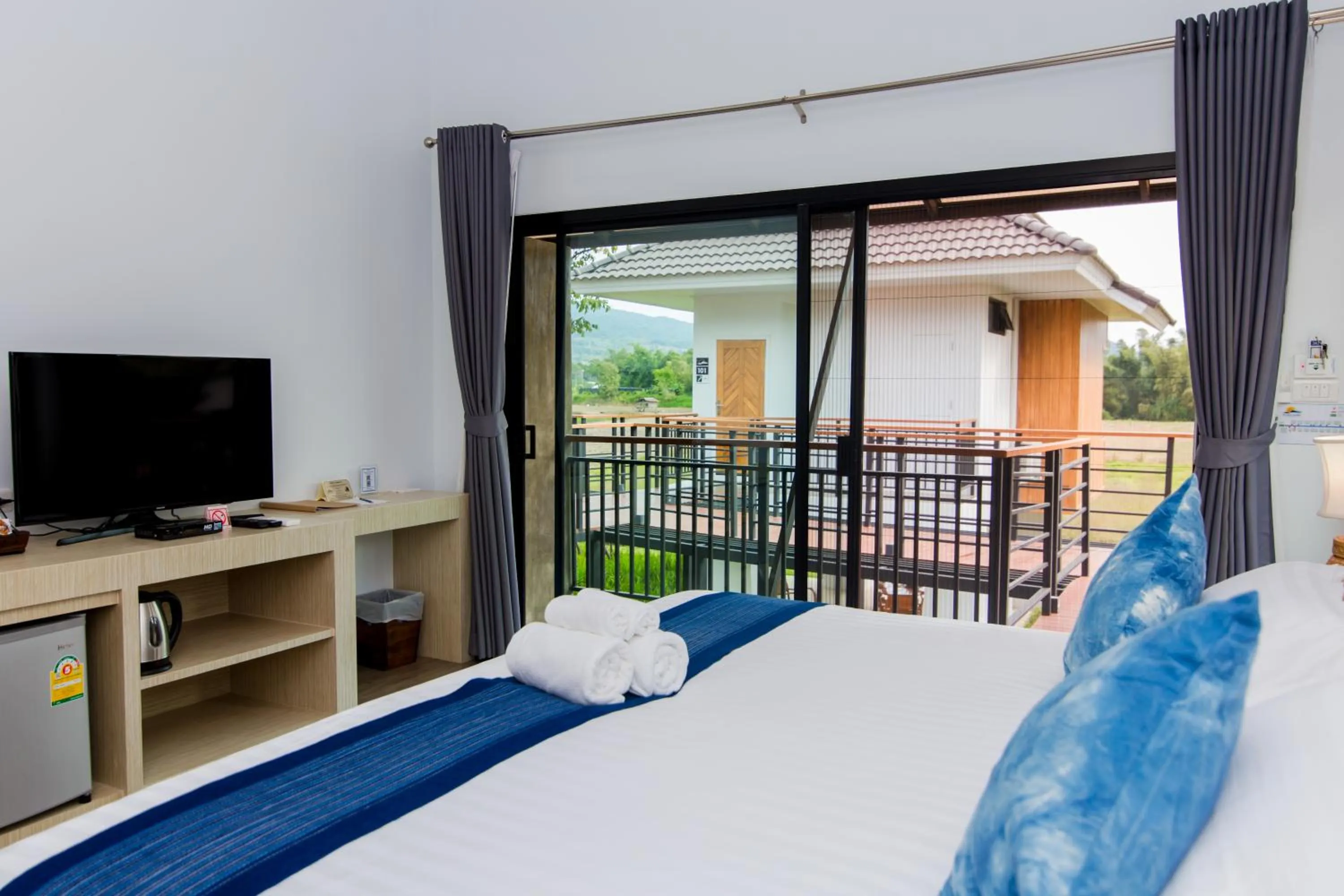 Photo of the whole room, Bed in Phuruakeeree Resort