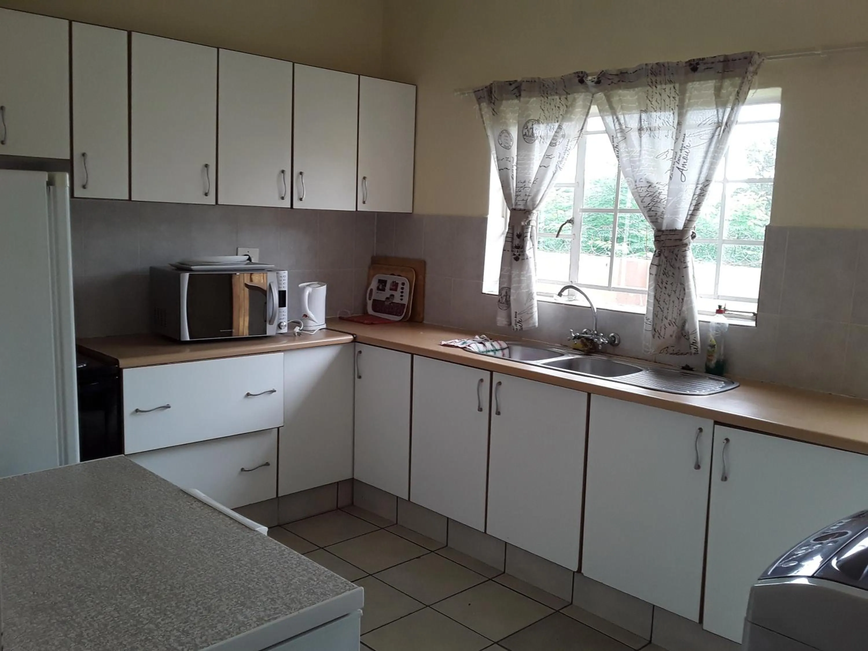 Kitchen or kitchenette in Vuya Nathi Bed and Breakfast