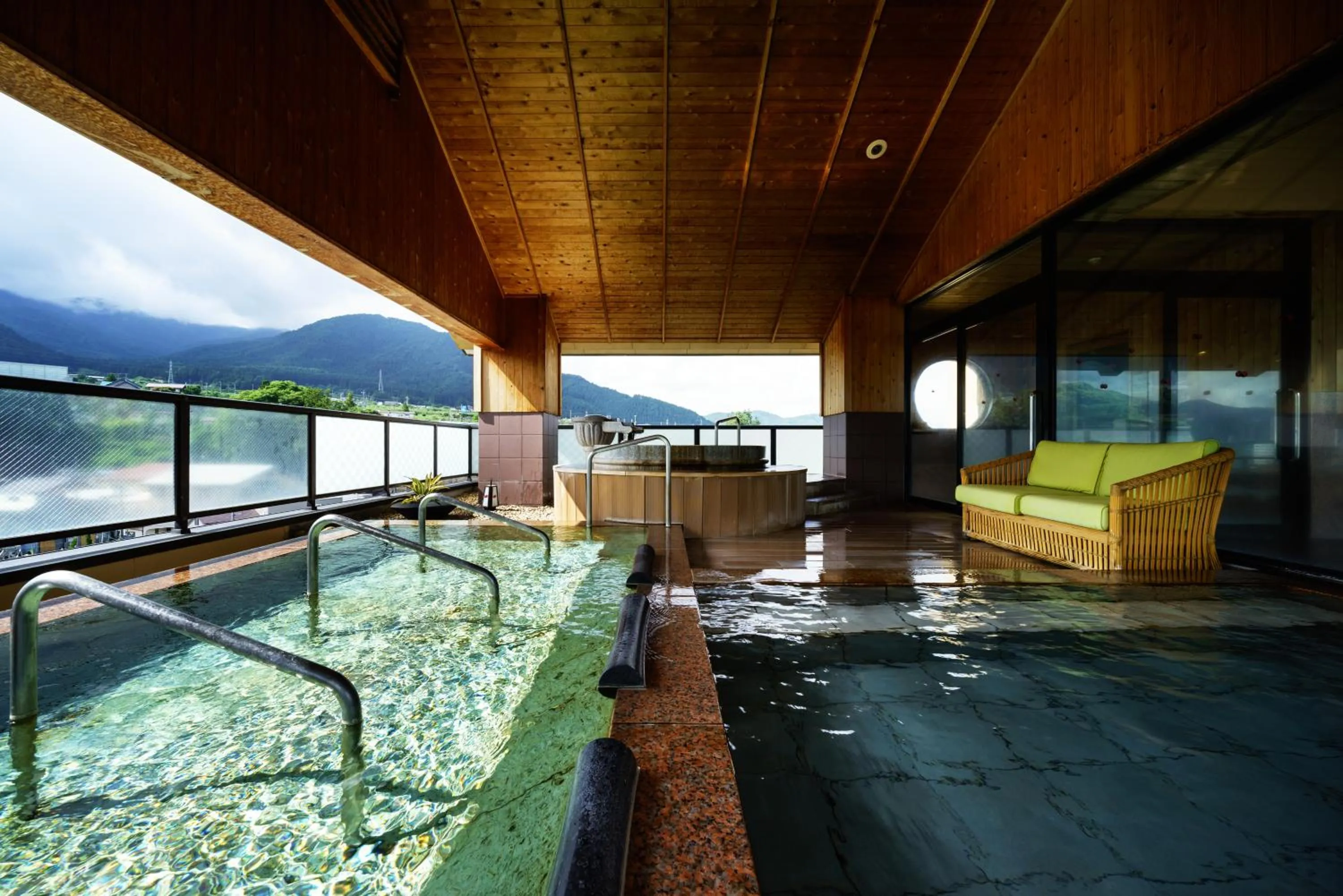 Hot Spring Bath in Aburaya Tousen