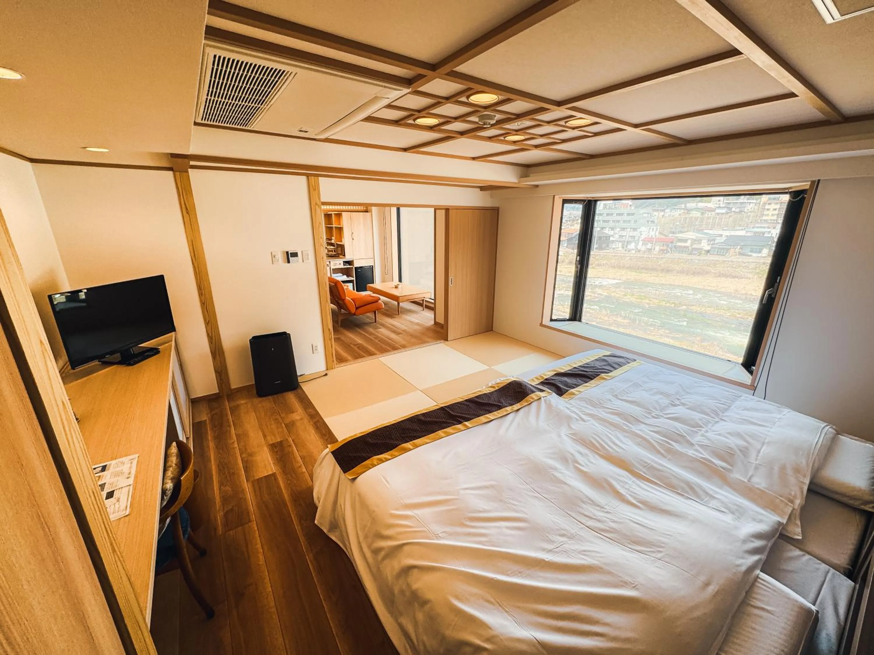 Photo of the whole room, Bed in Aburaya Tousen