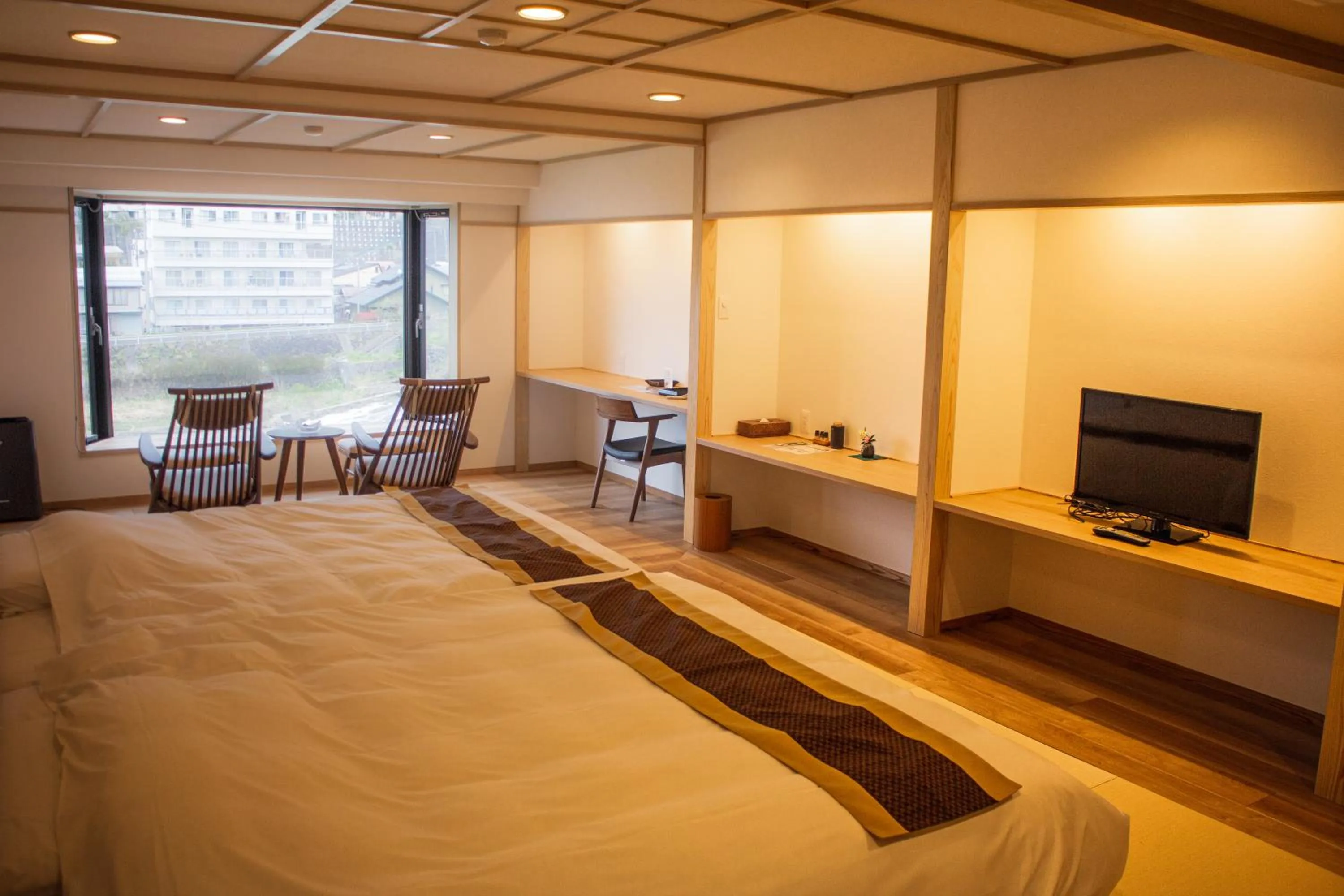 Photo of the whole room, Bed in Aburaya Tousen