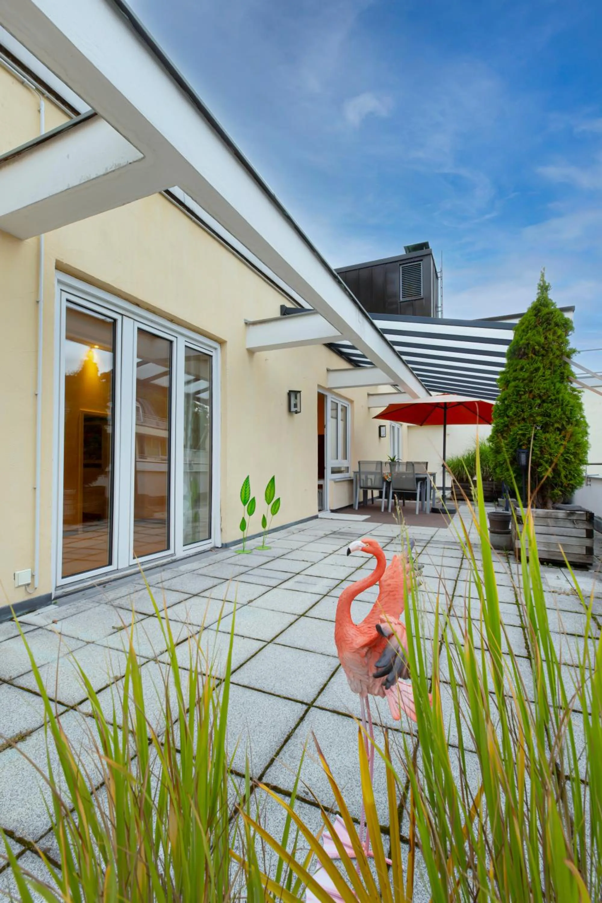 Patio in Hotel Biederstein am Englischen Garten