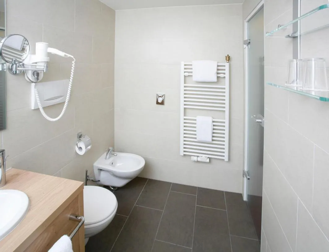 Bathroom in Hotel Biederstein am Englischen Garten