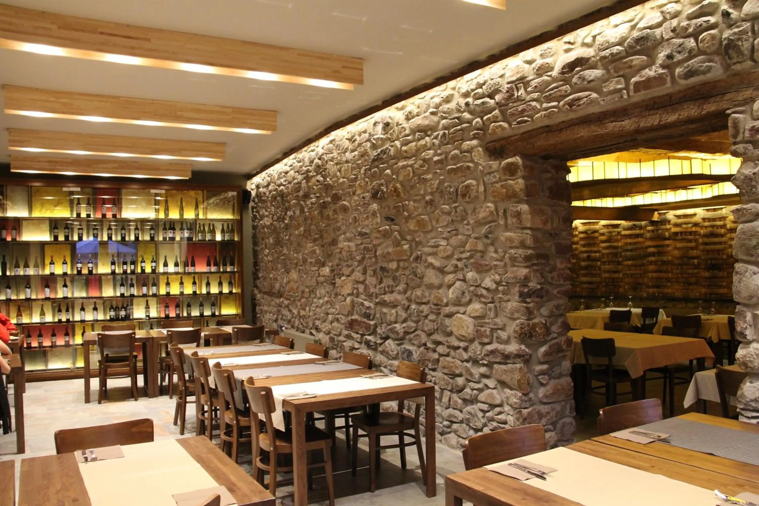 Restaurant/places to eat in Hotel Diamó