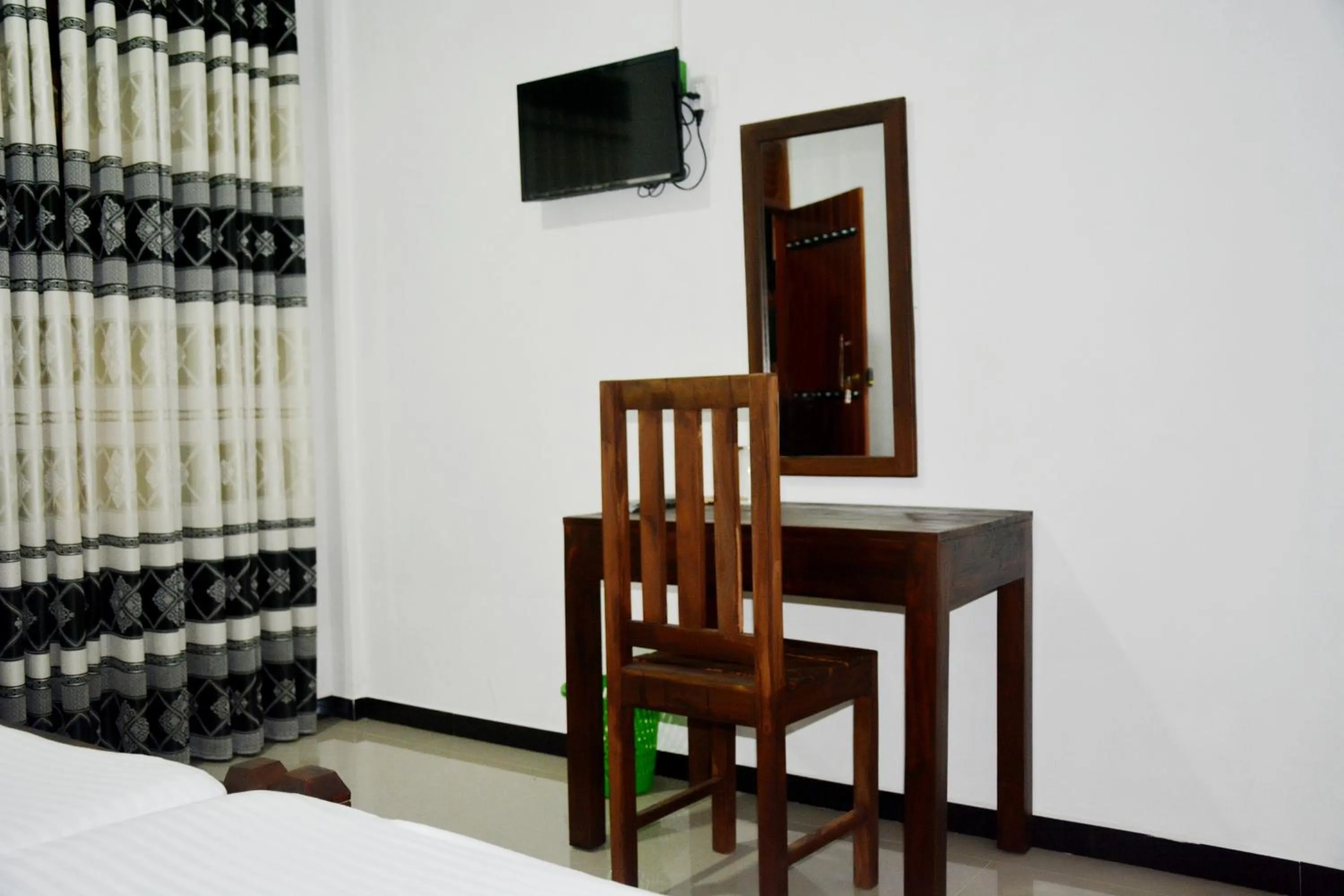Photo of the whole room in Waterway garden
