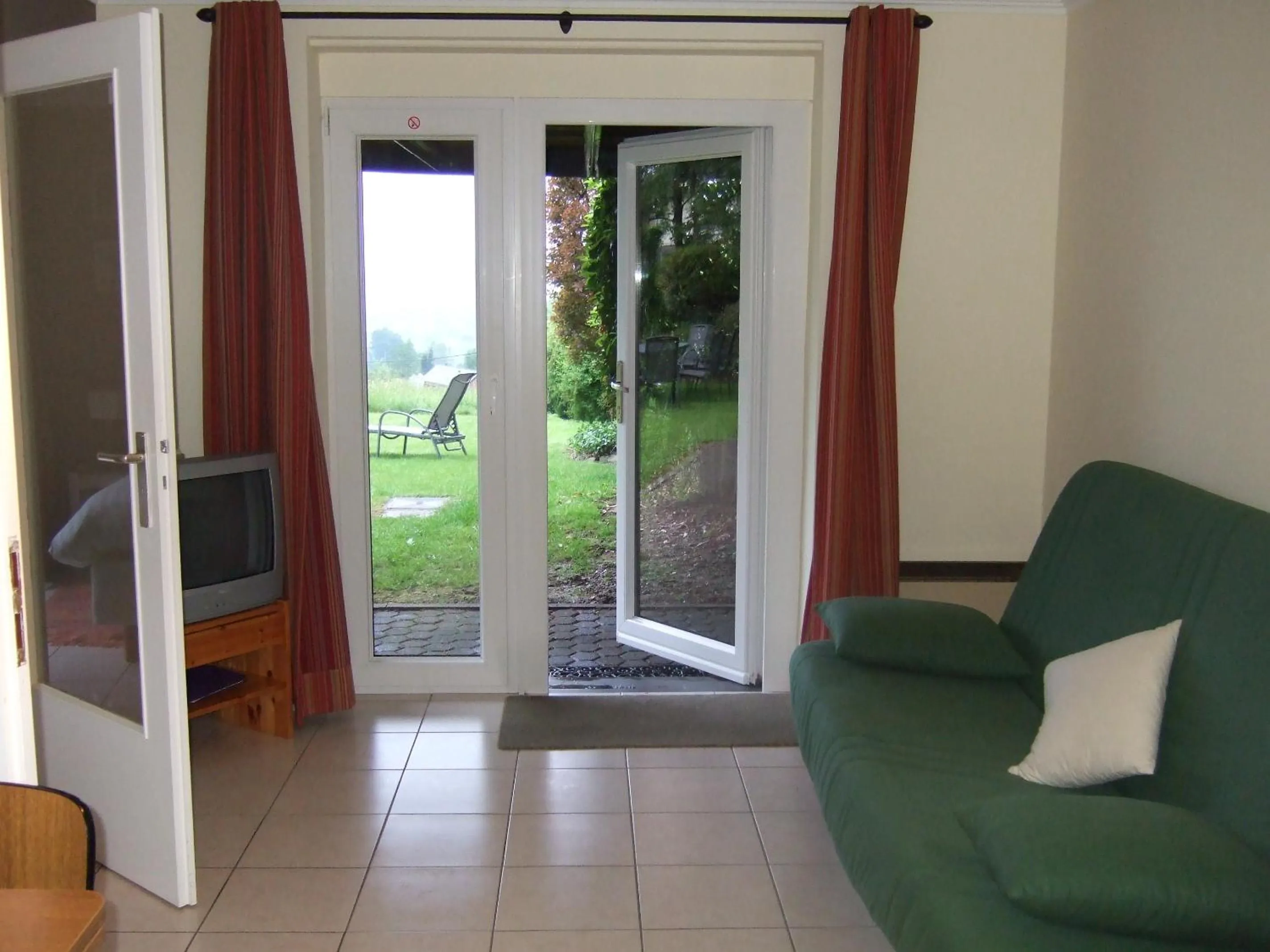 Seating area in L'Horizon Studios & Apparts