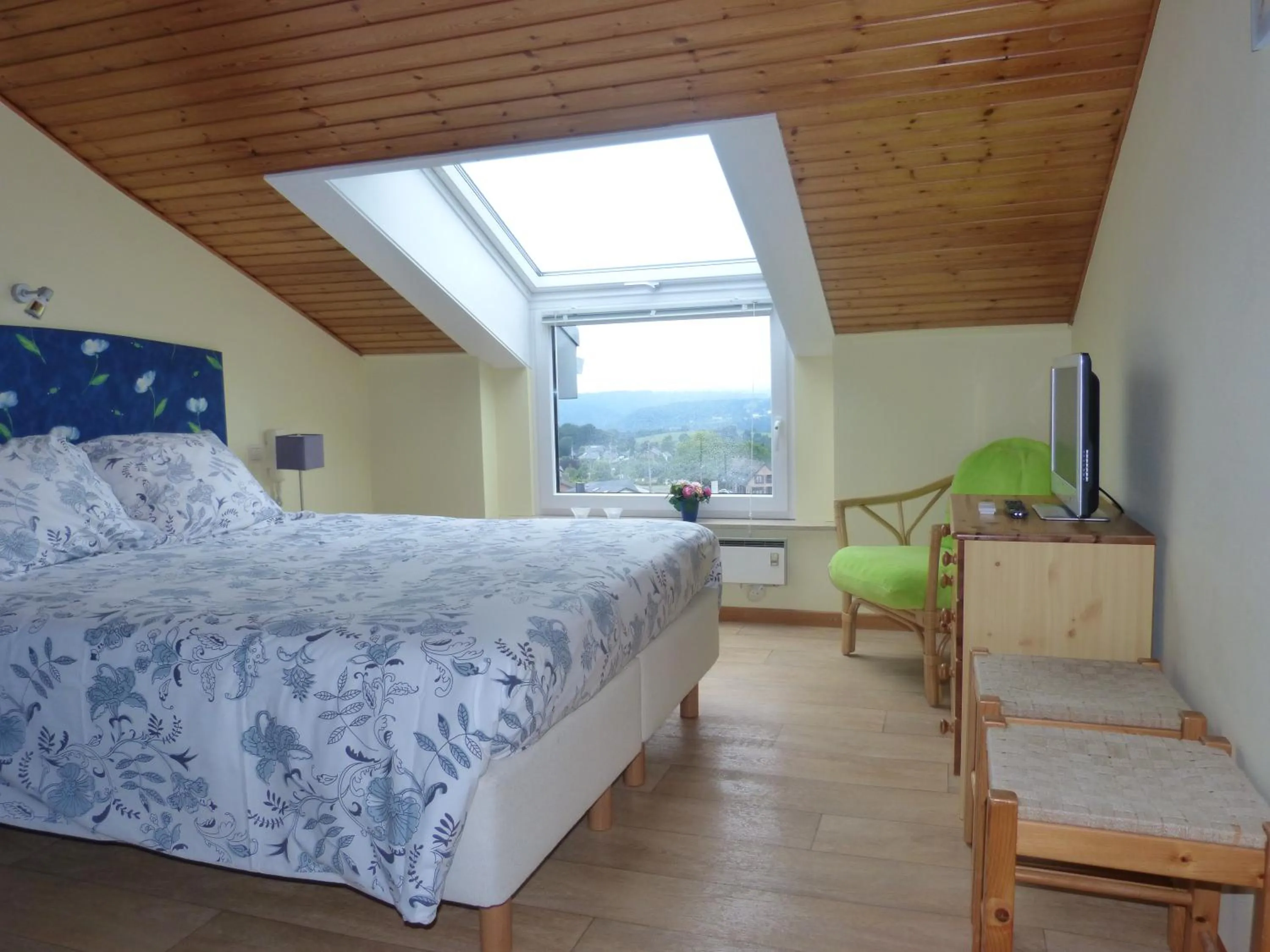 Bed in L'Horizon Studios & Apparts