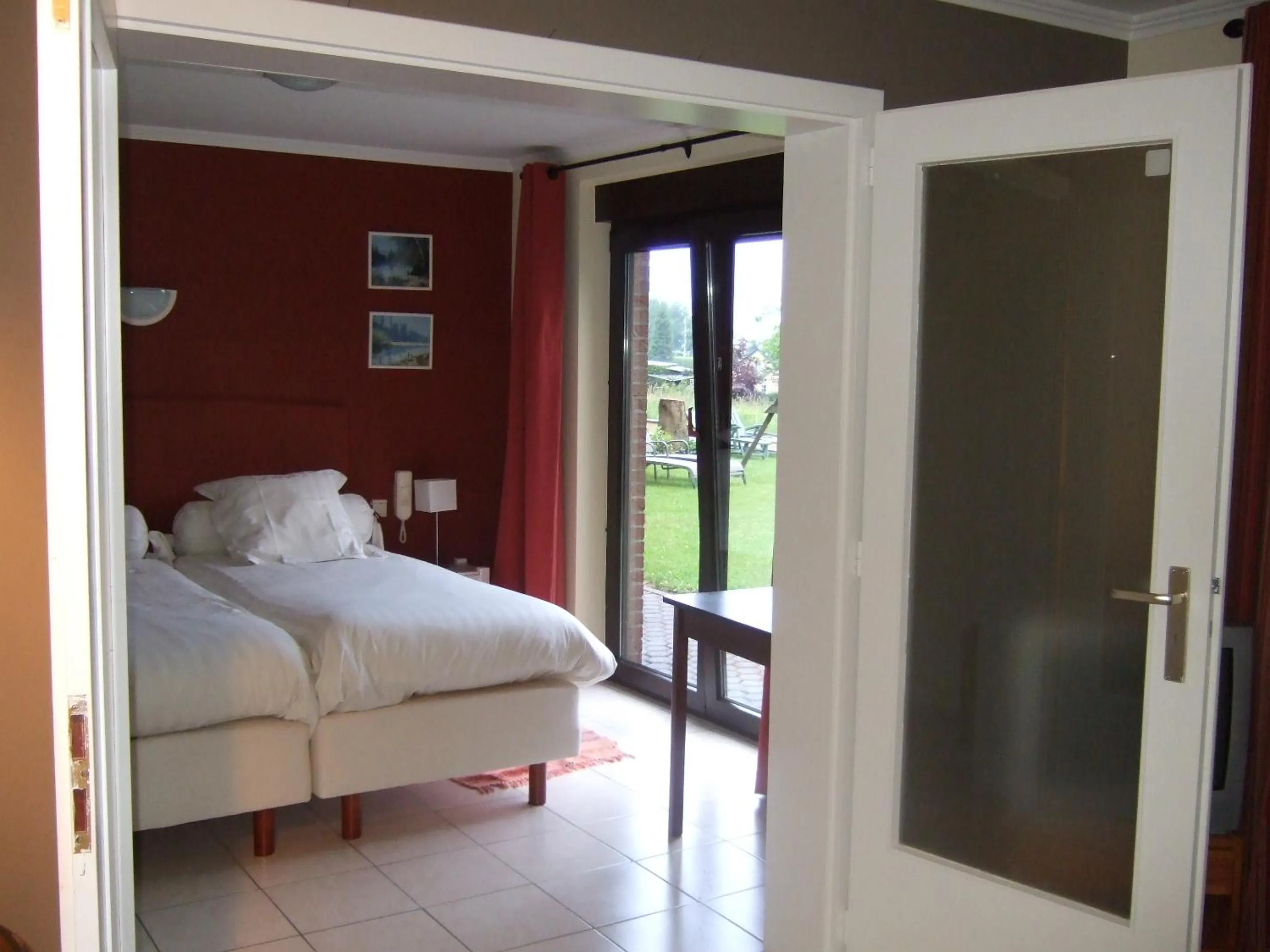 Bed in L'Horizon Studios & Apparts