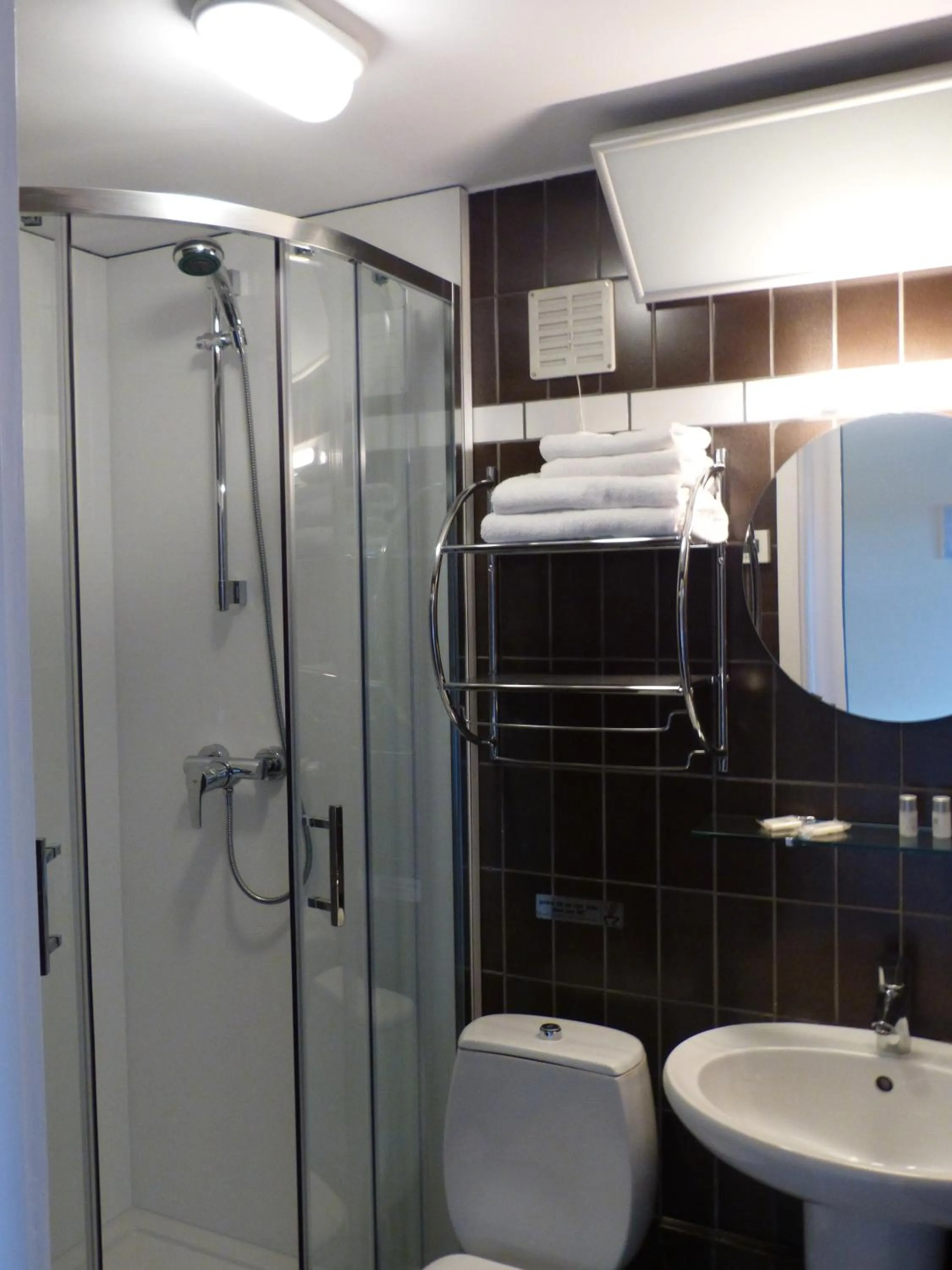 Shower in L'Horizon Studios & Apparts