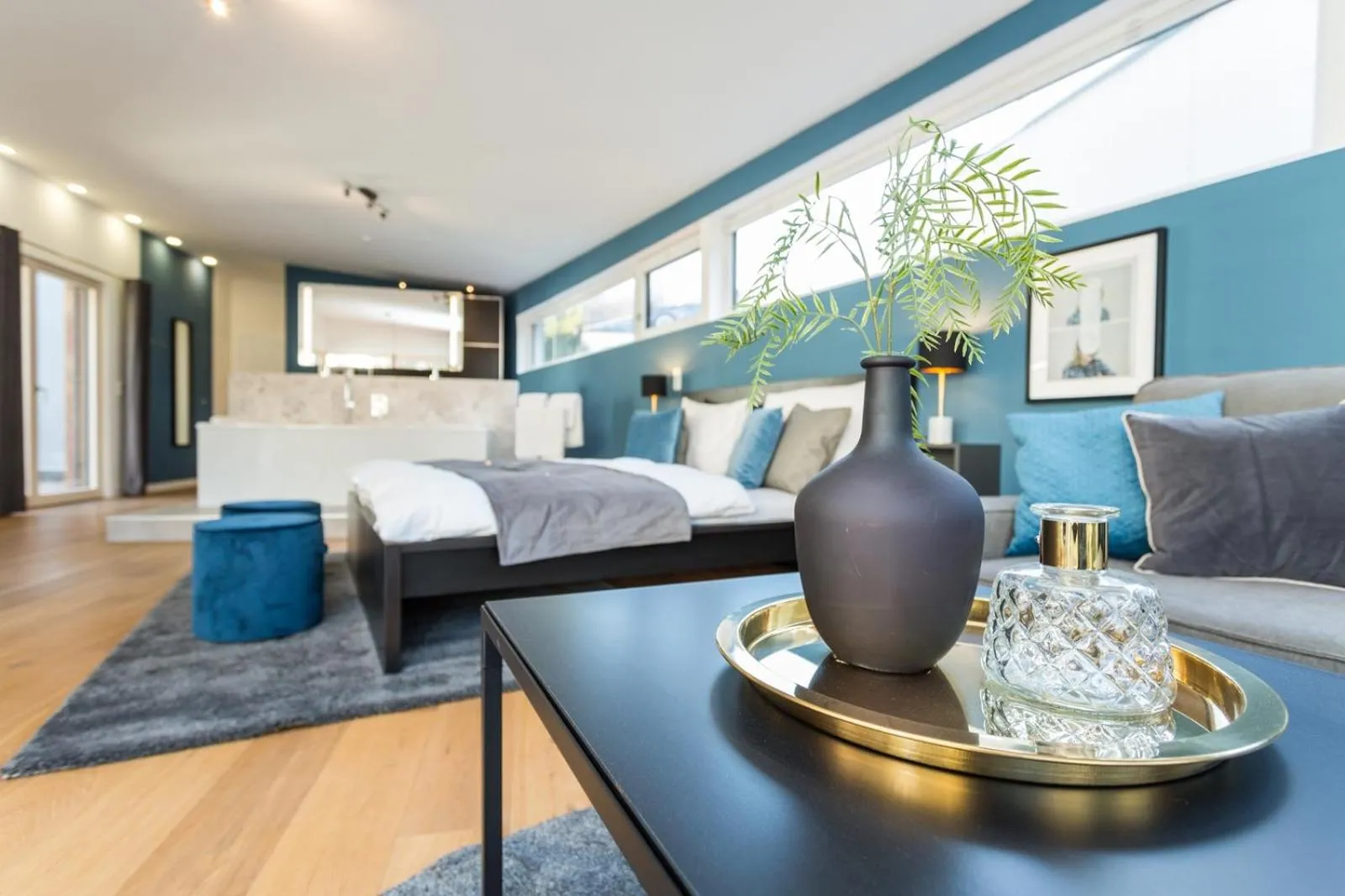 Living room, Bed in Room 4 & 5 Apartments