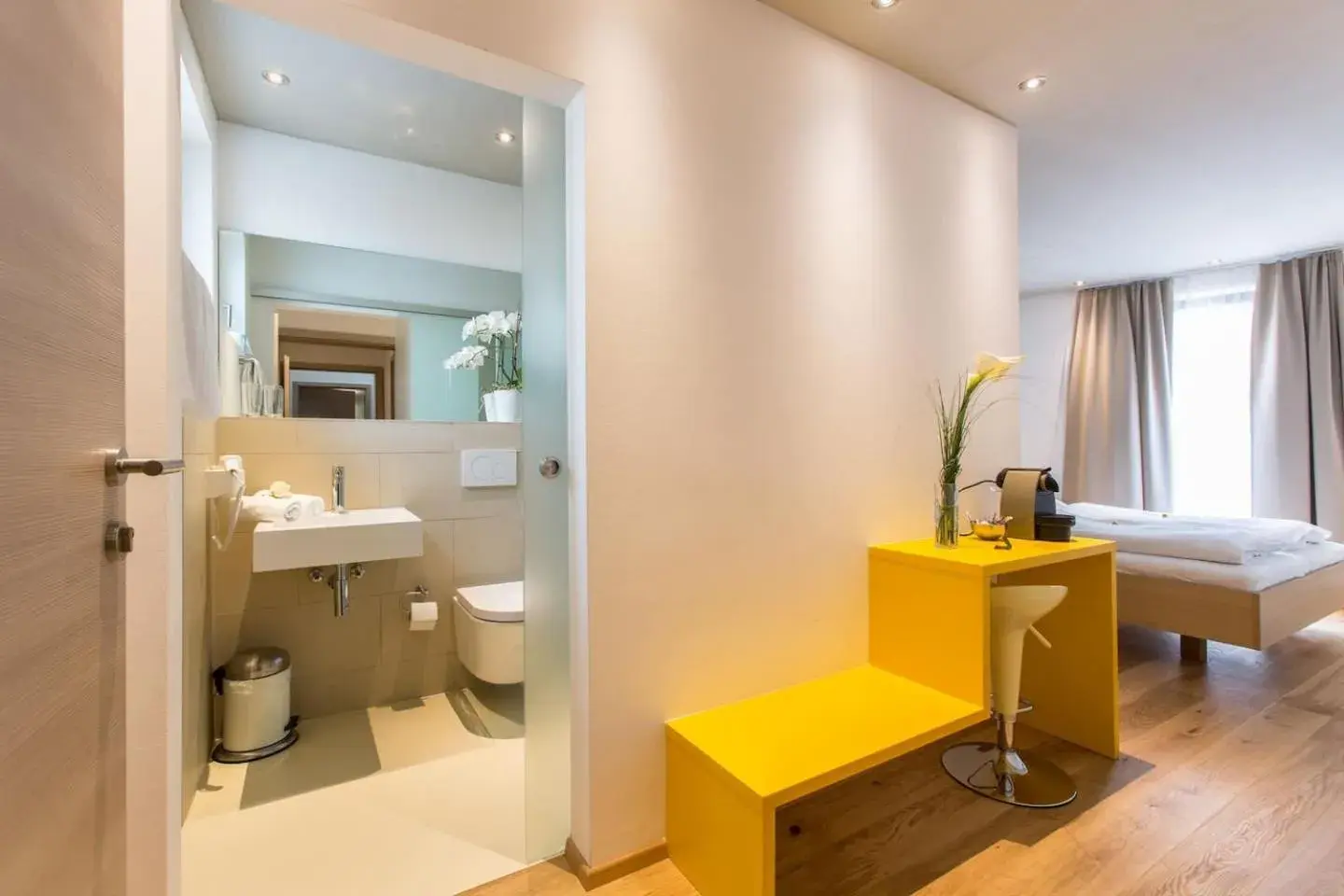 Double room with balcony on the ground floor in Room 4 & 5 Apartments Double room with balcony on the ground floor in Room 4 & 5 Apartments
