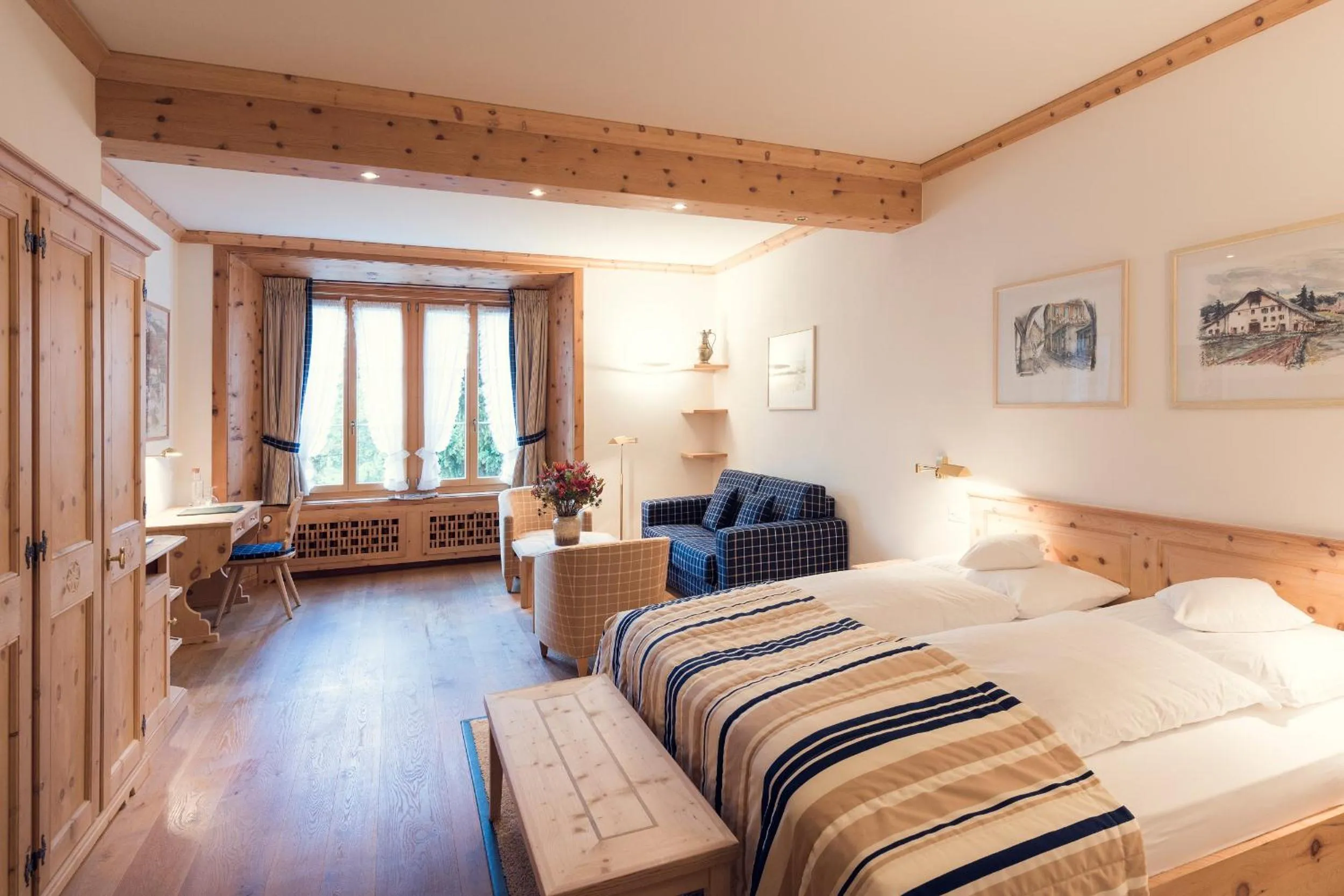 Photo of the whole room, Bed in Parkhotel Margna Superior