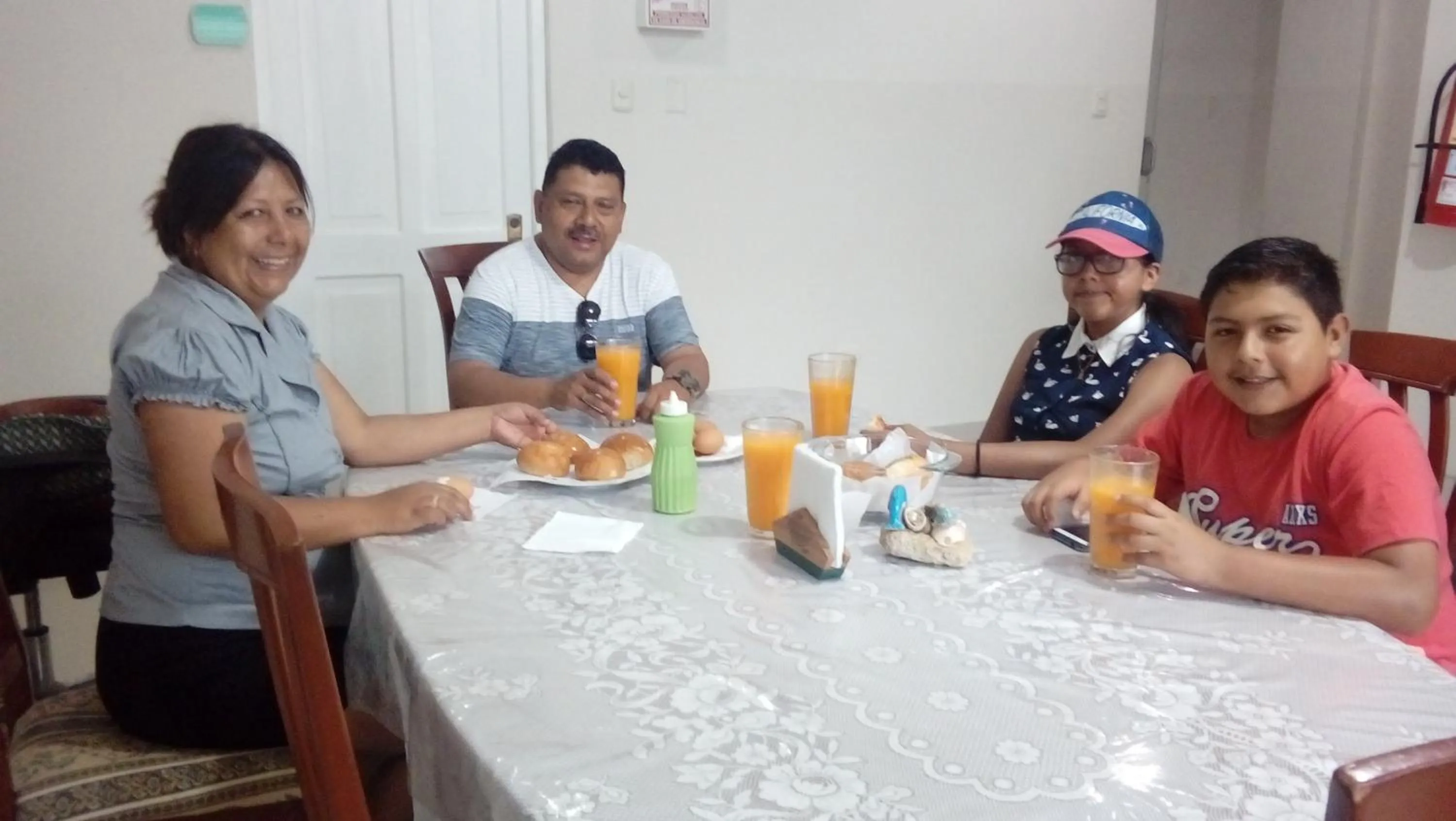 Restaurant/places to eat in Hospedaje Residencial Los Fresnos - Miraflores Piura