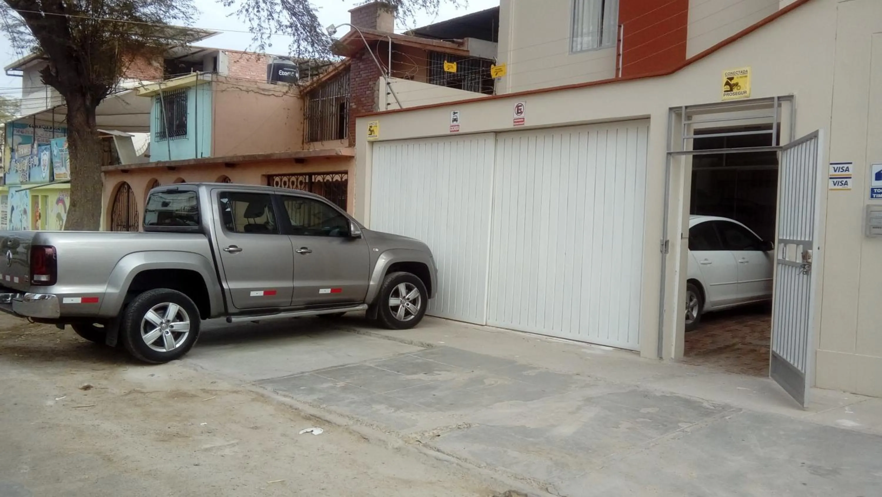 Property building in Hospedaje Residencial Los Fresnos - Miraflores Piura
