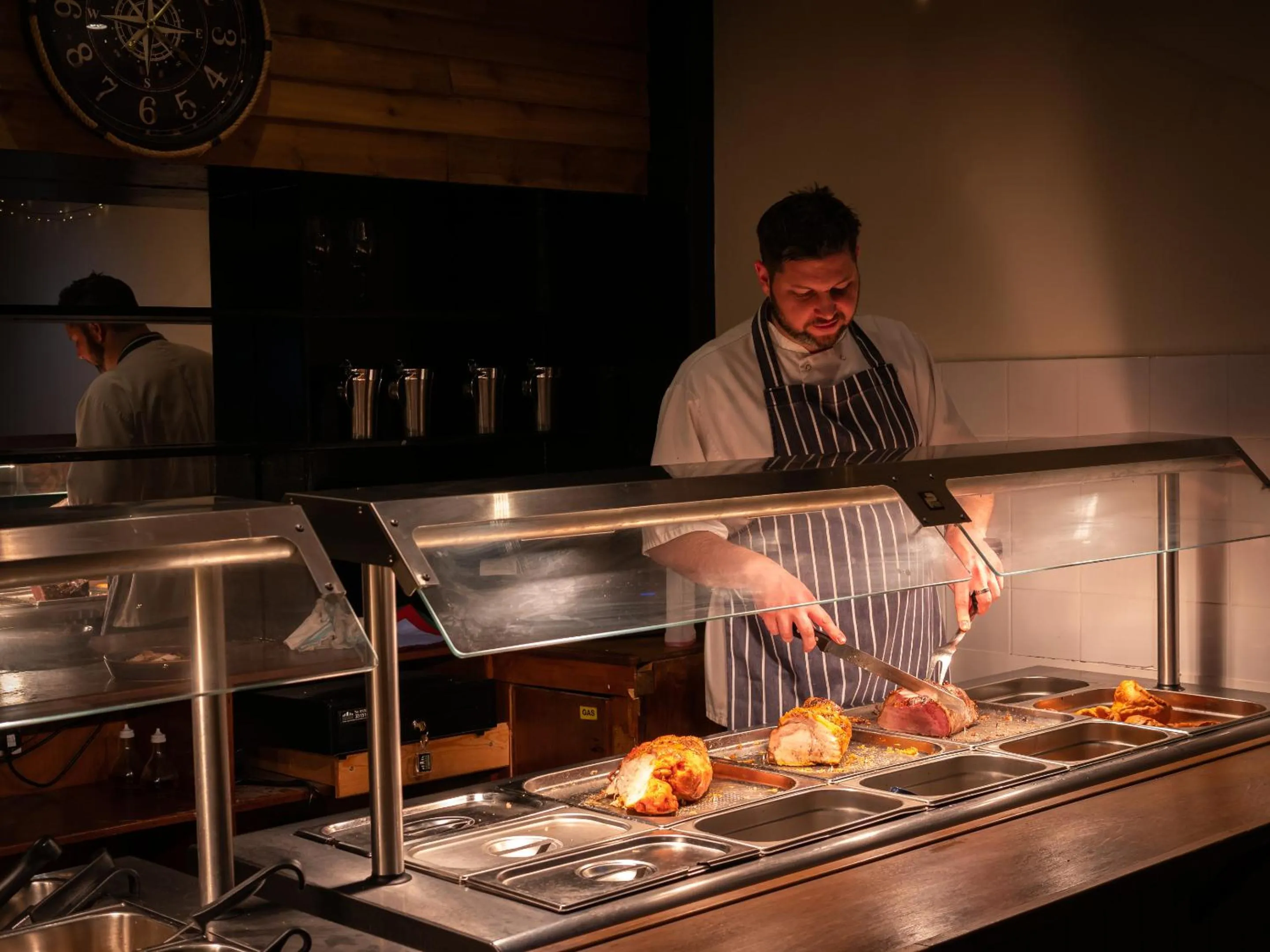 Food and drinks in The Old Ship Aground