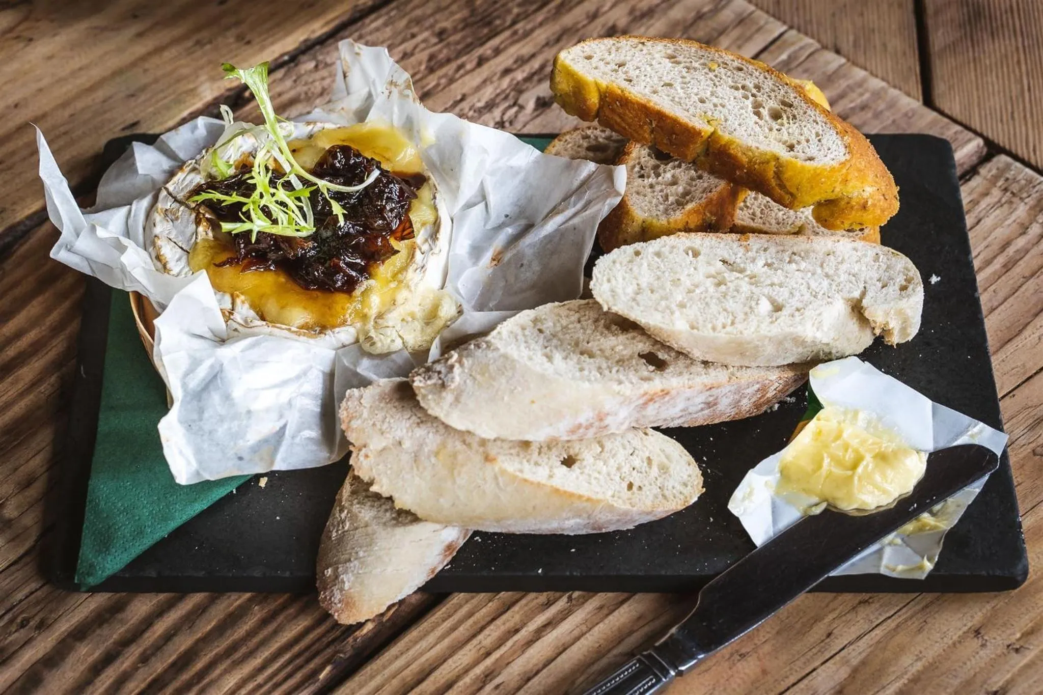 Food and drinks in The Old Ship Aground