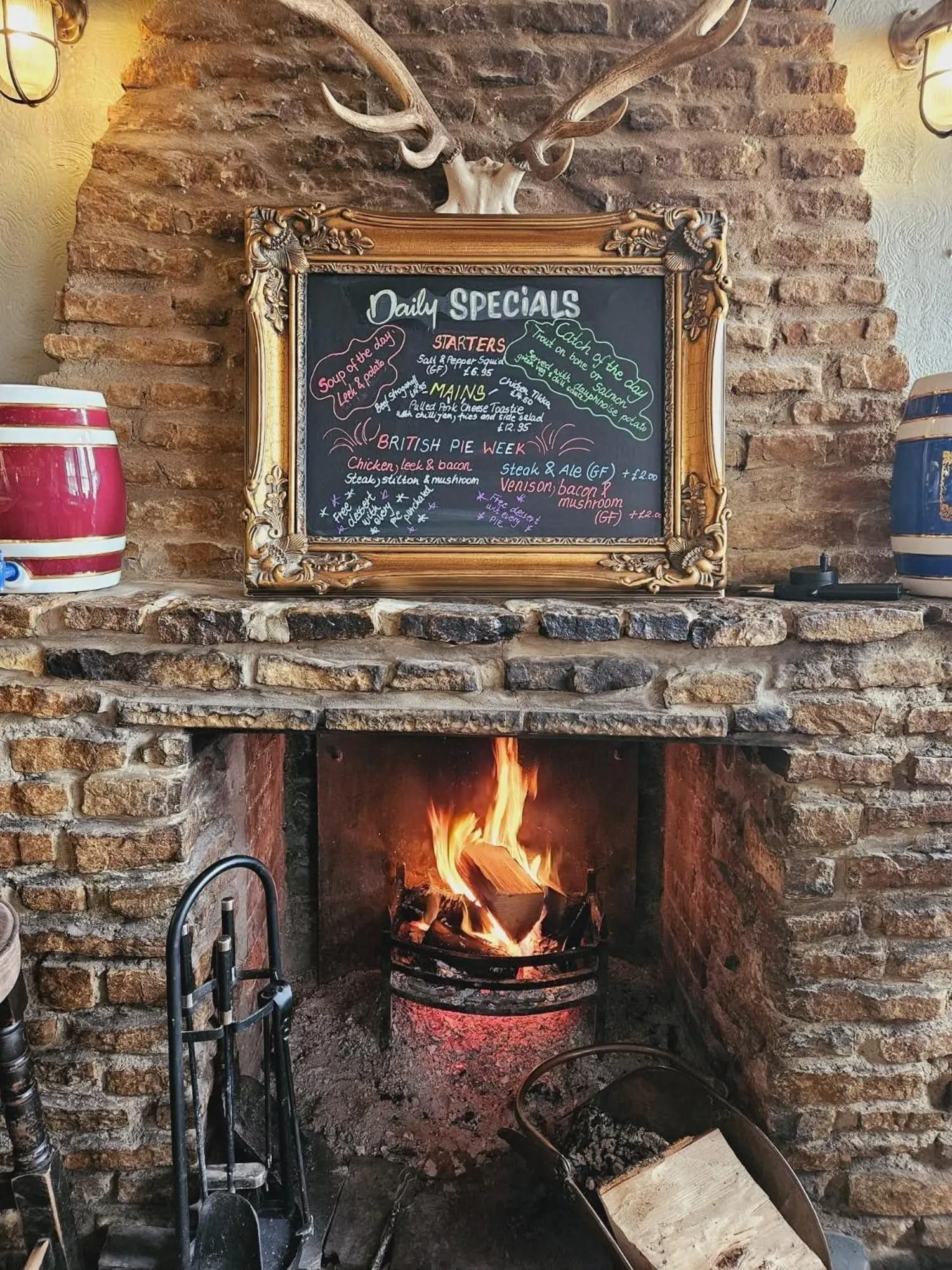 Food and drinks in The Old Ship Aground