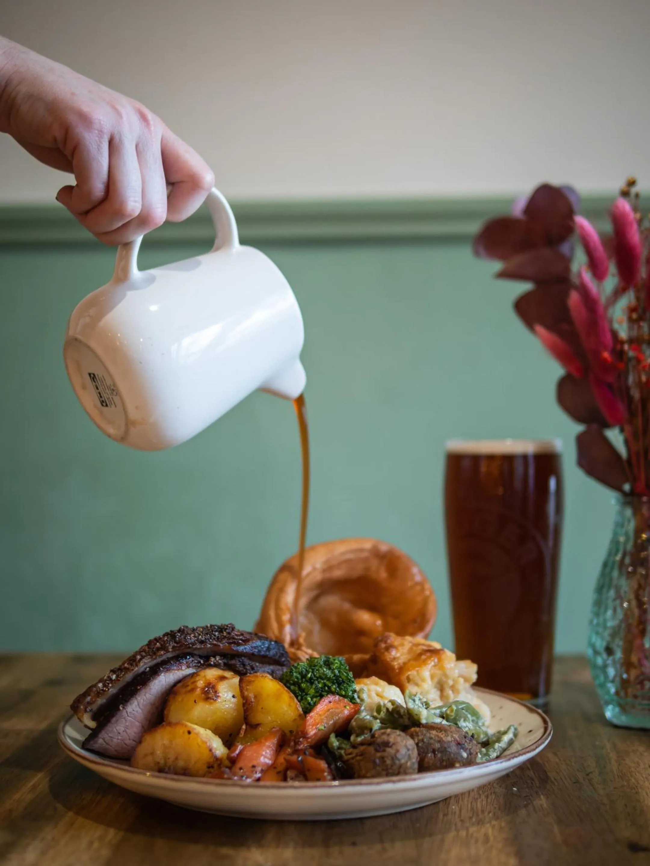 Food and drinks in The Old Ship Aground