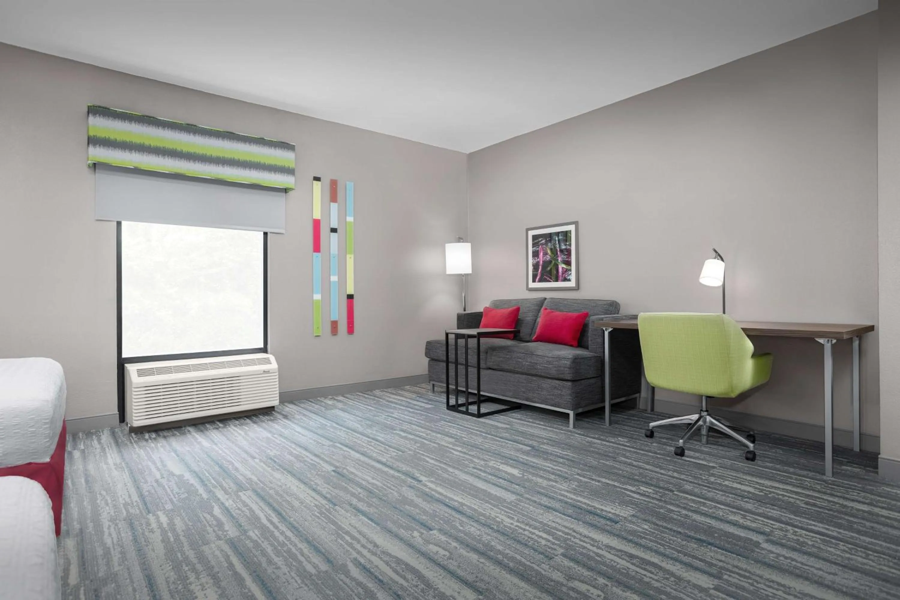 Bedroom in Hampton Inn & Suites Atlanta-Six Flags