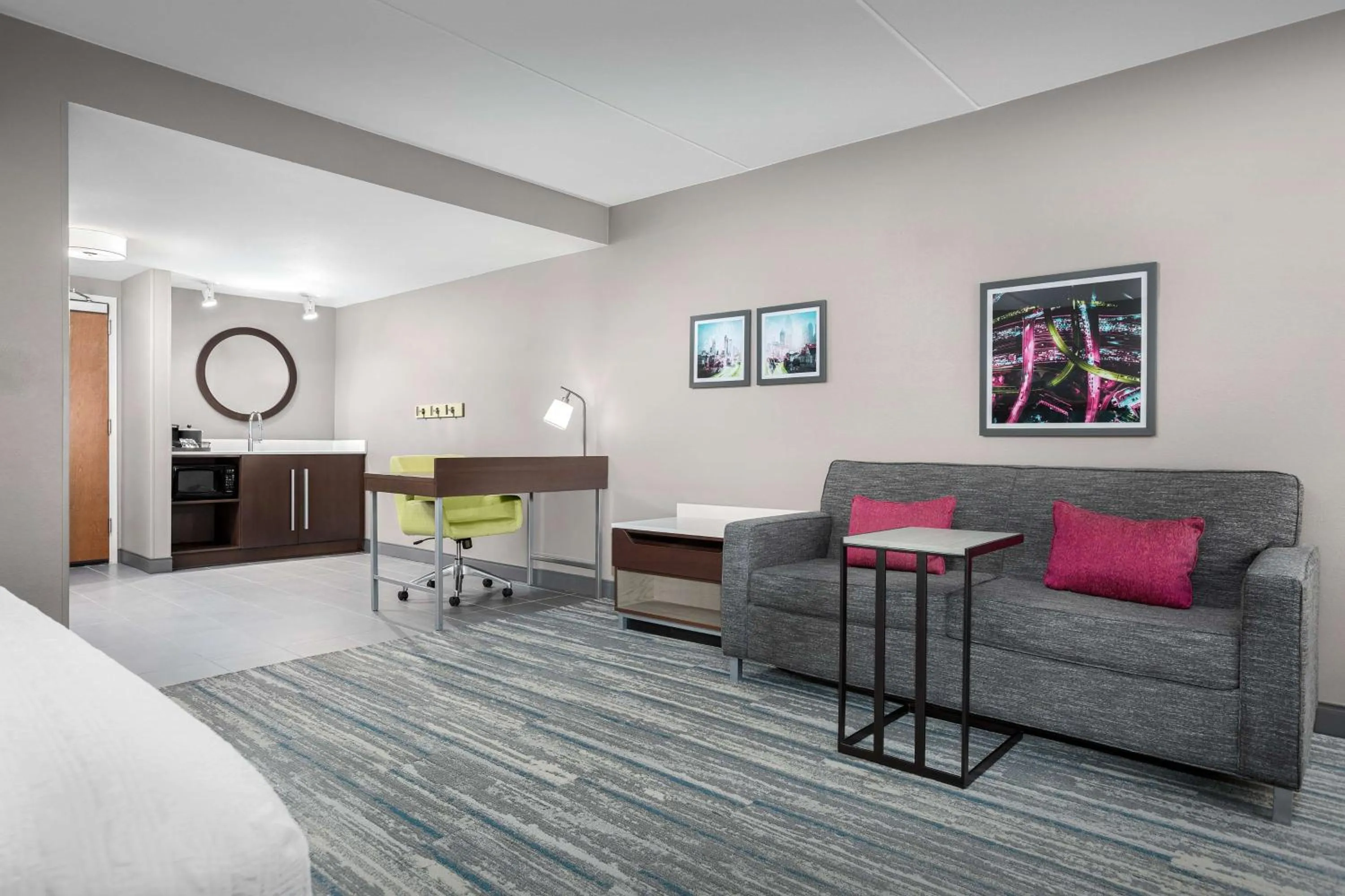 Living room in Hampton Inn & Suites Atlanta-Six Flags