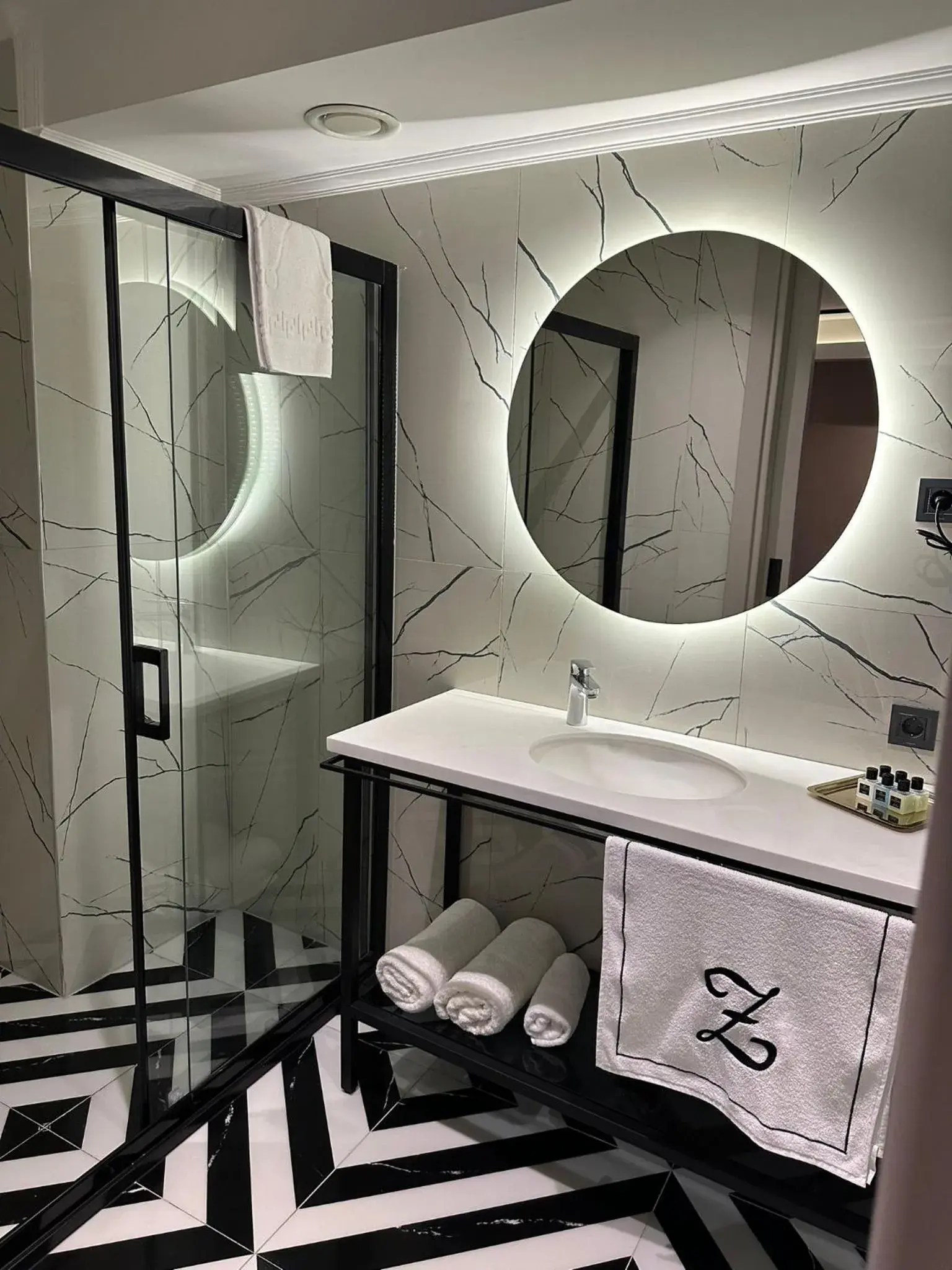 Bathroom in The New Hotel Zeybek