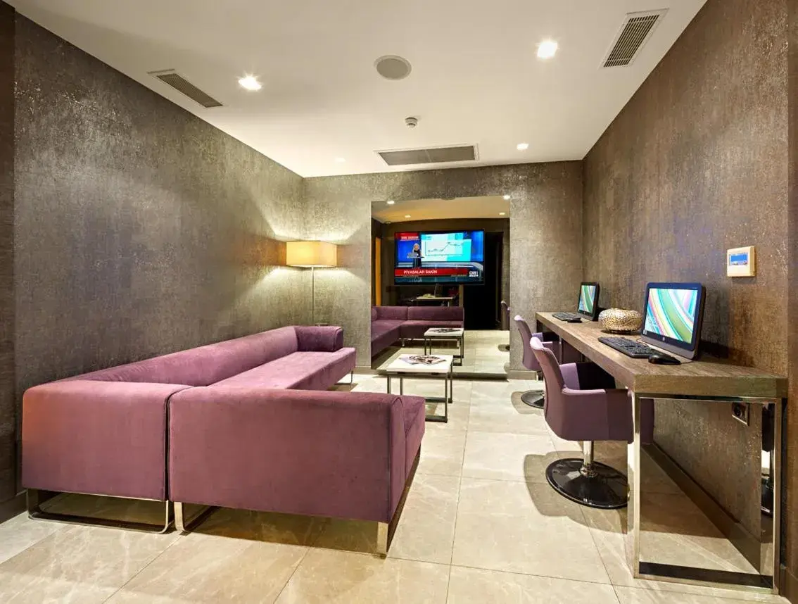 Communal lounge/ TV room, Seating Area in The New Hotel Zeybek