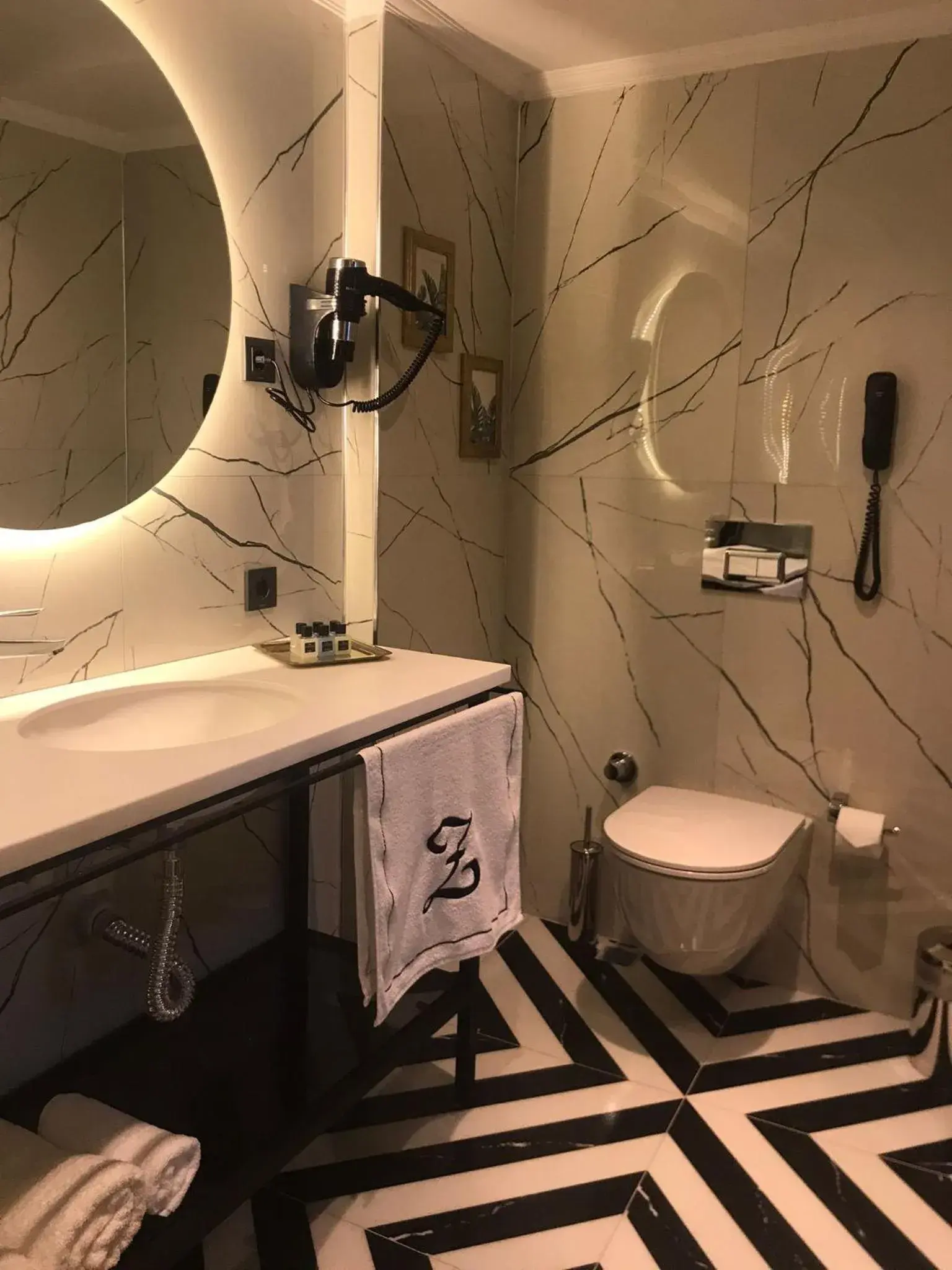 Bathroom in The New Hotel Zeybek