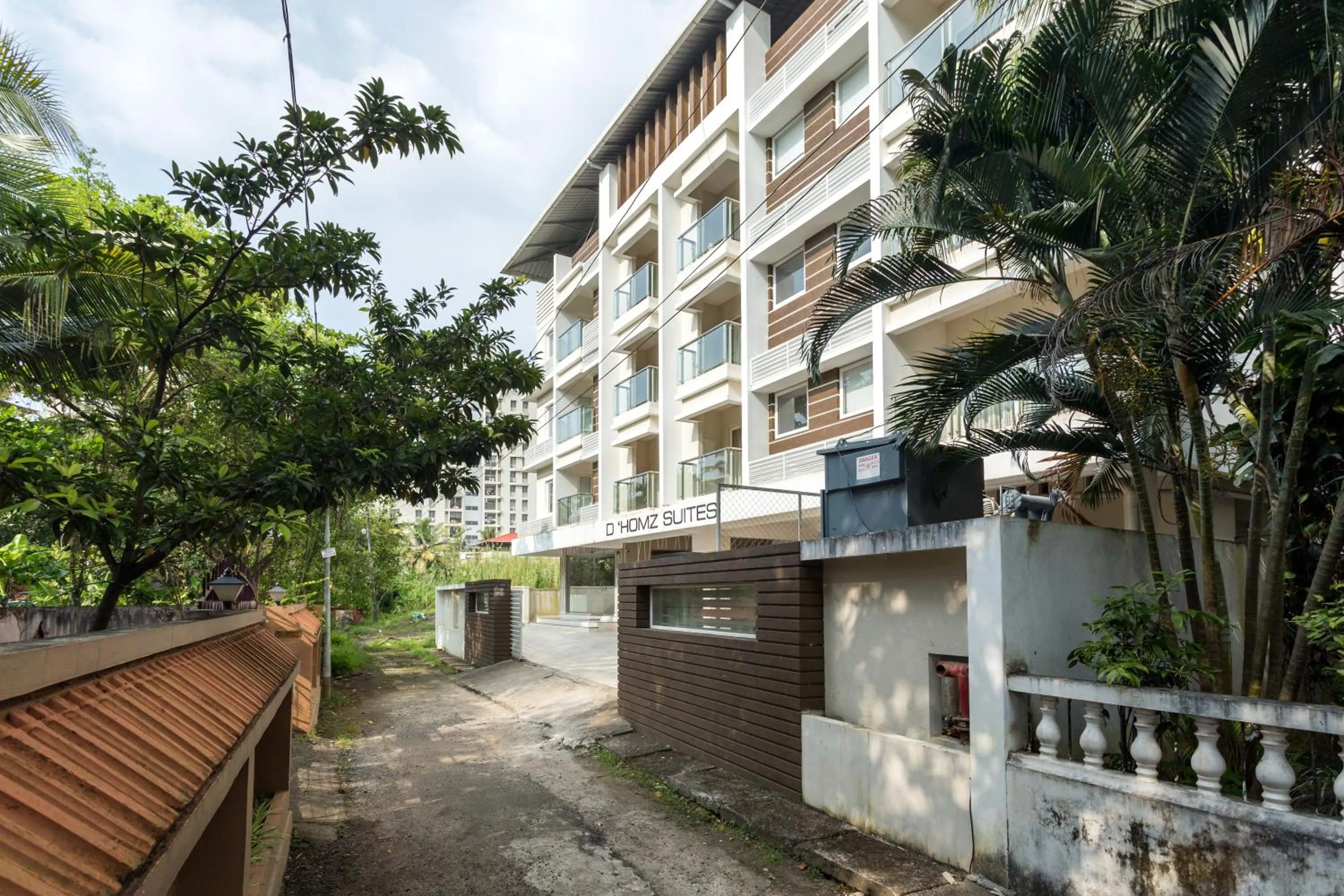 D Homz Suites