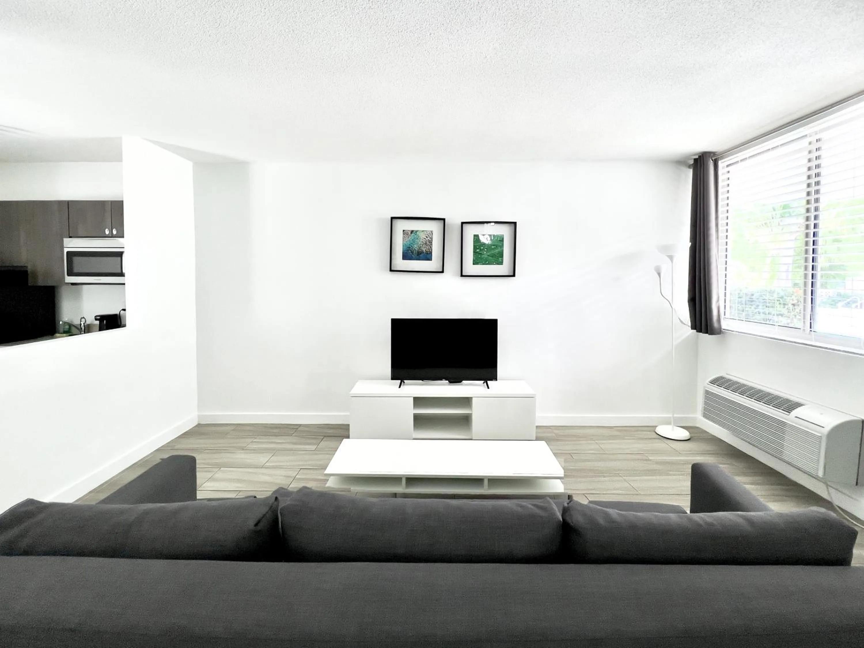 TV and multimedia in Beach Gardens